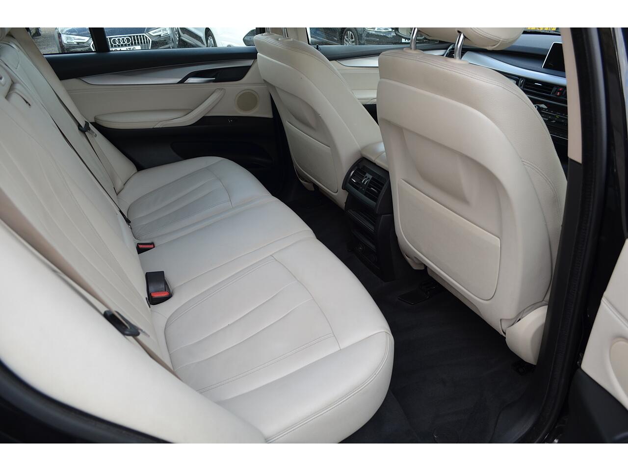 BMW X5 view 29