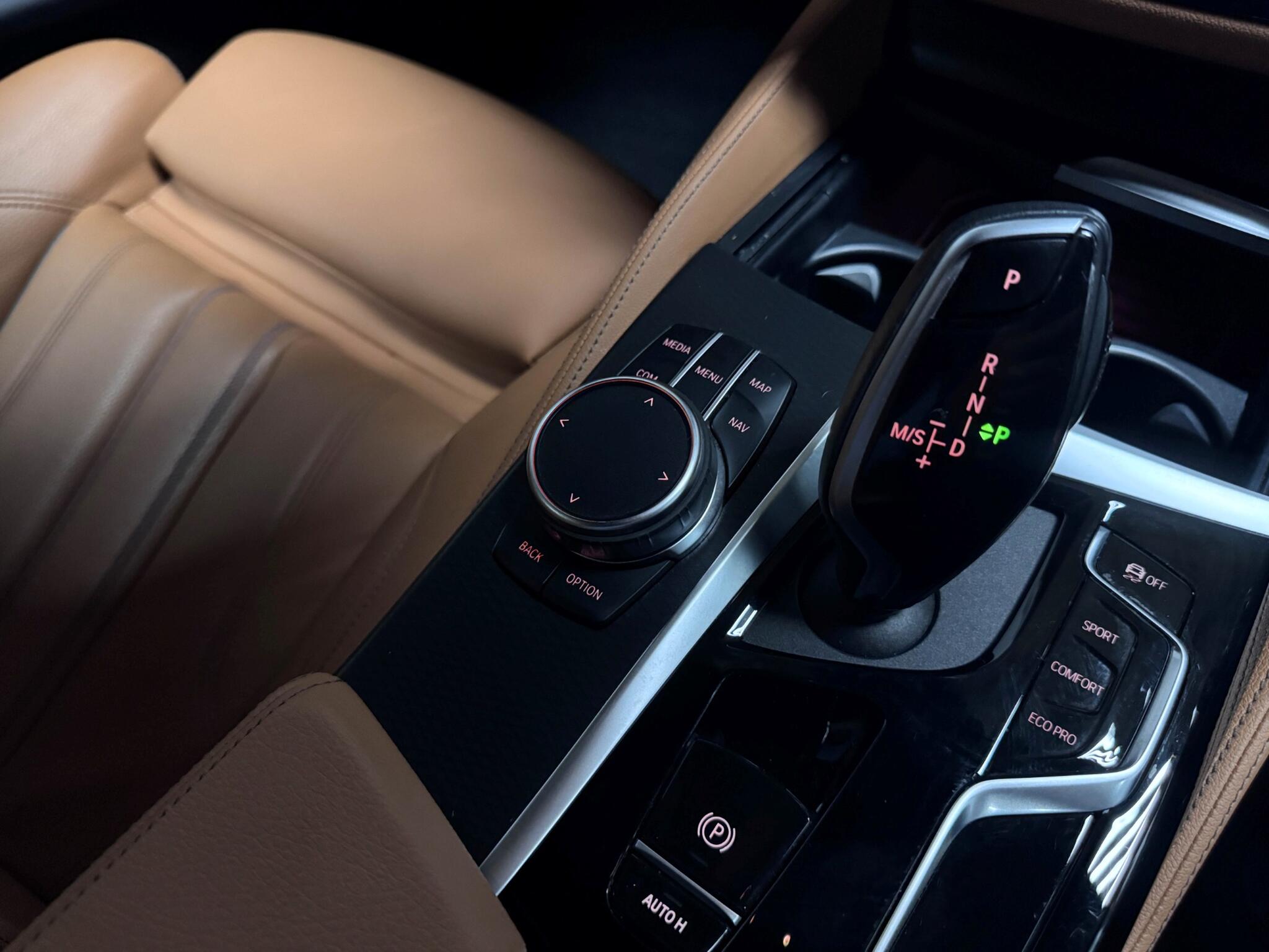 BMW 5 Series view 34