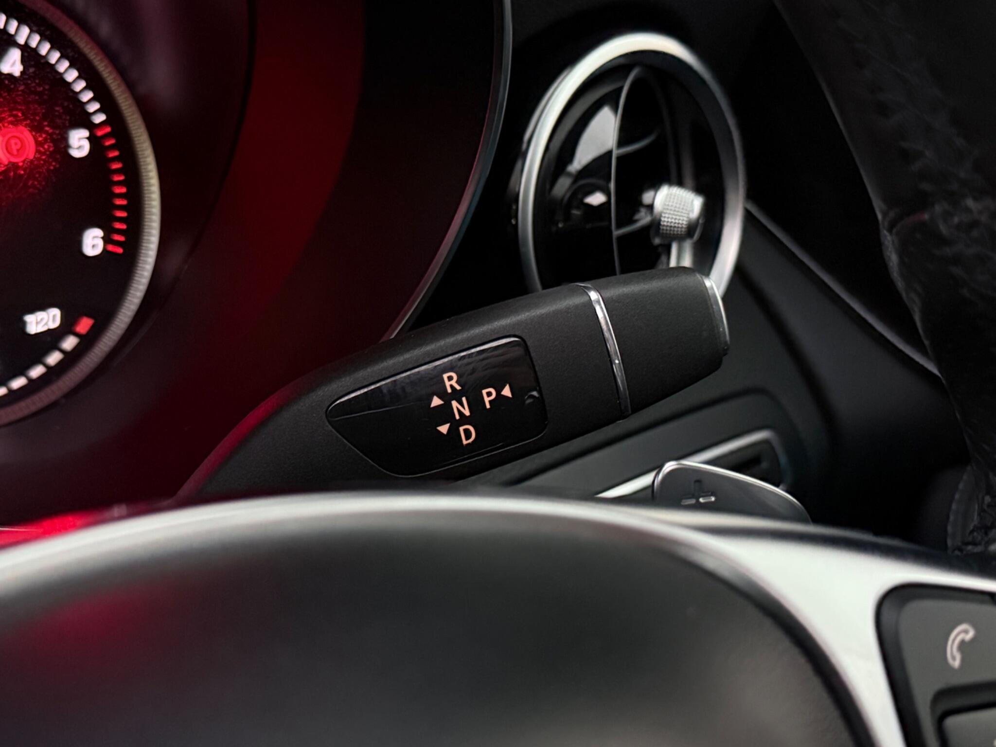 Mercedes-Benz GLC view 29