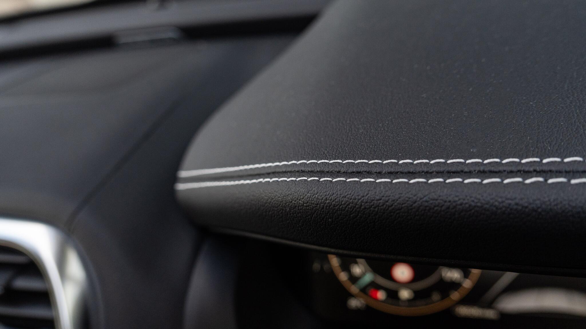 Jaguar Xe view 85