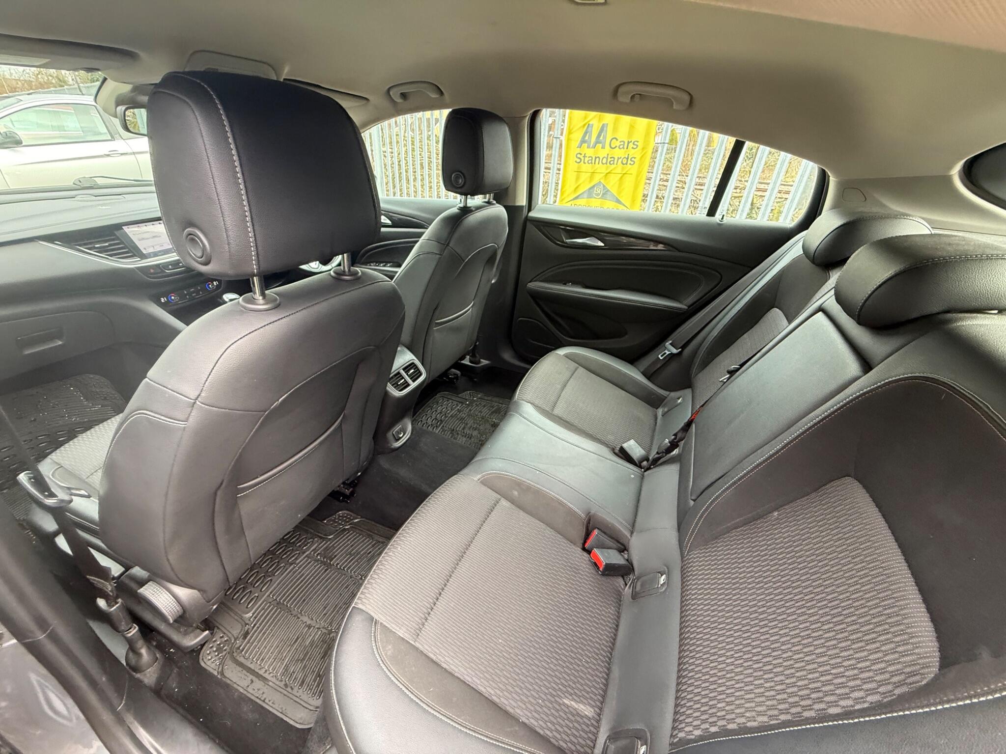 2017 Vauxhall Insignia image 26