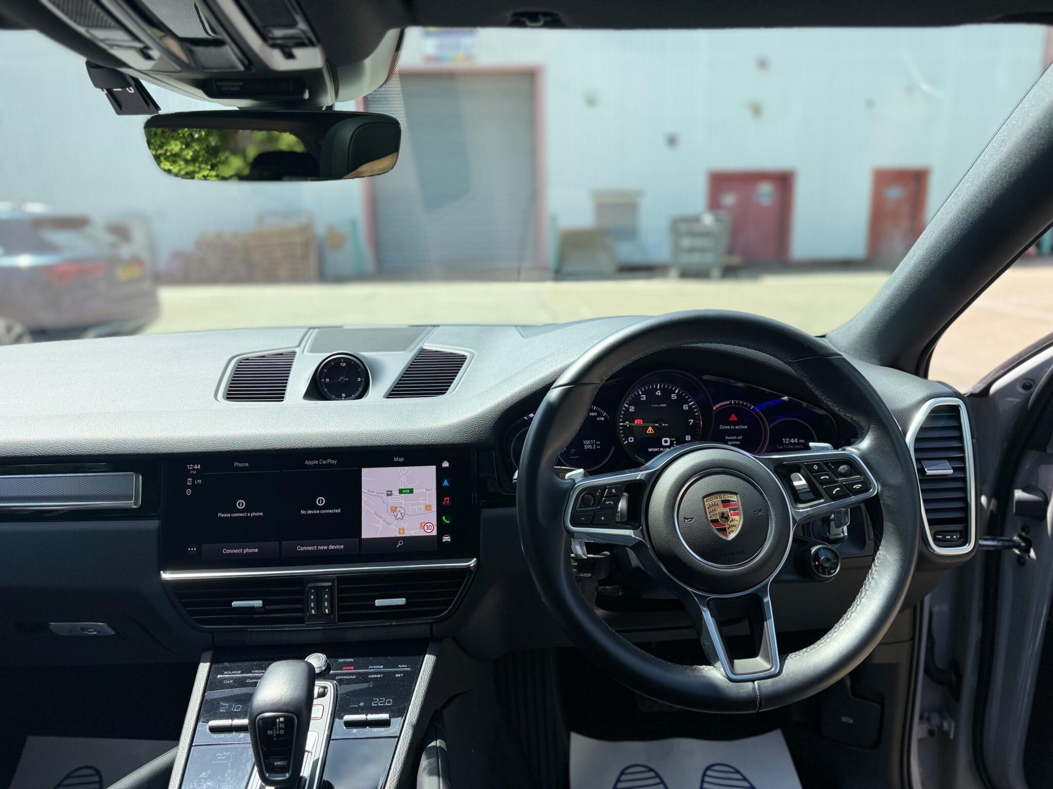 Porsche Cayenne view 11