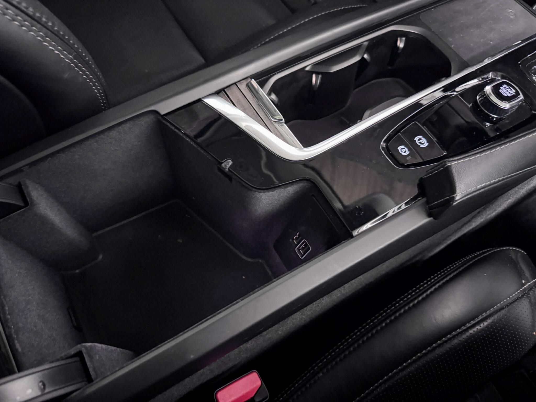 Volvo XC90 view 35