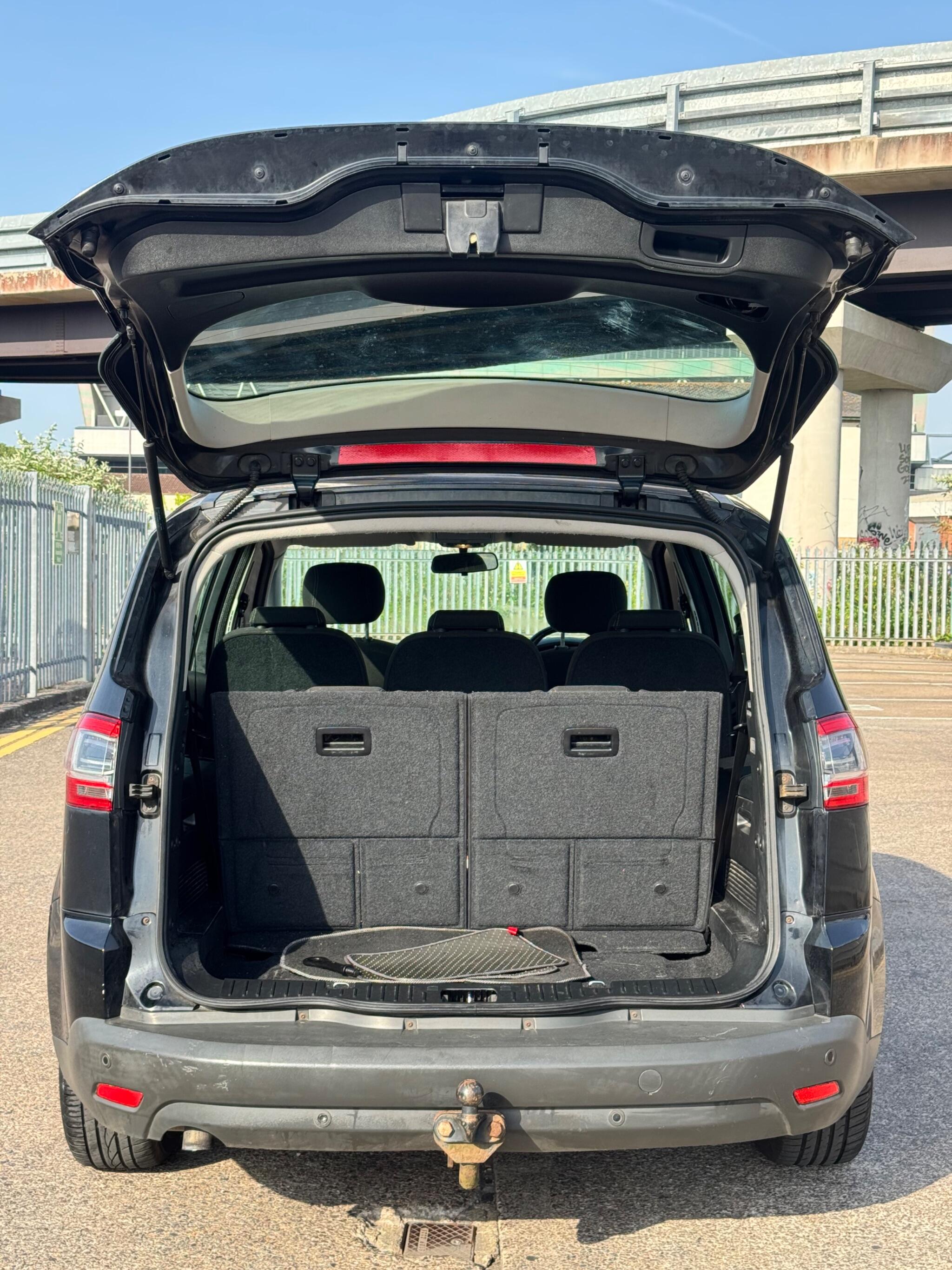 Ford S-Max view 48