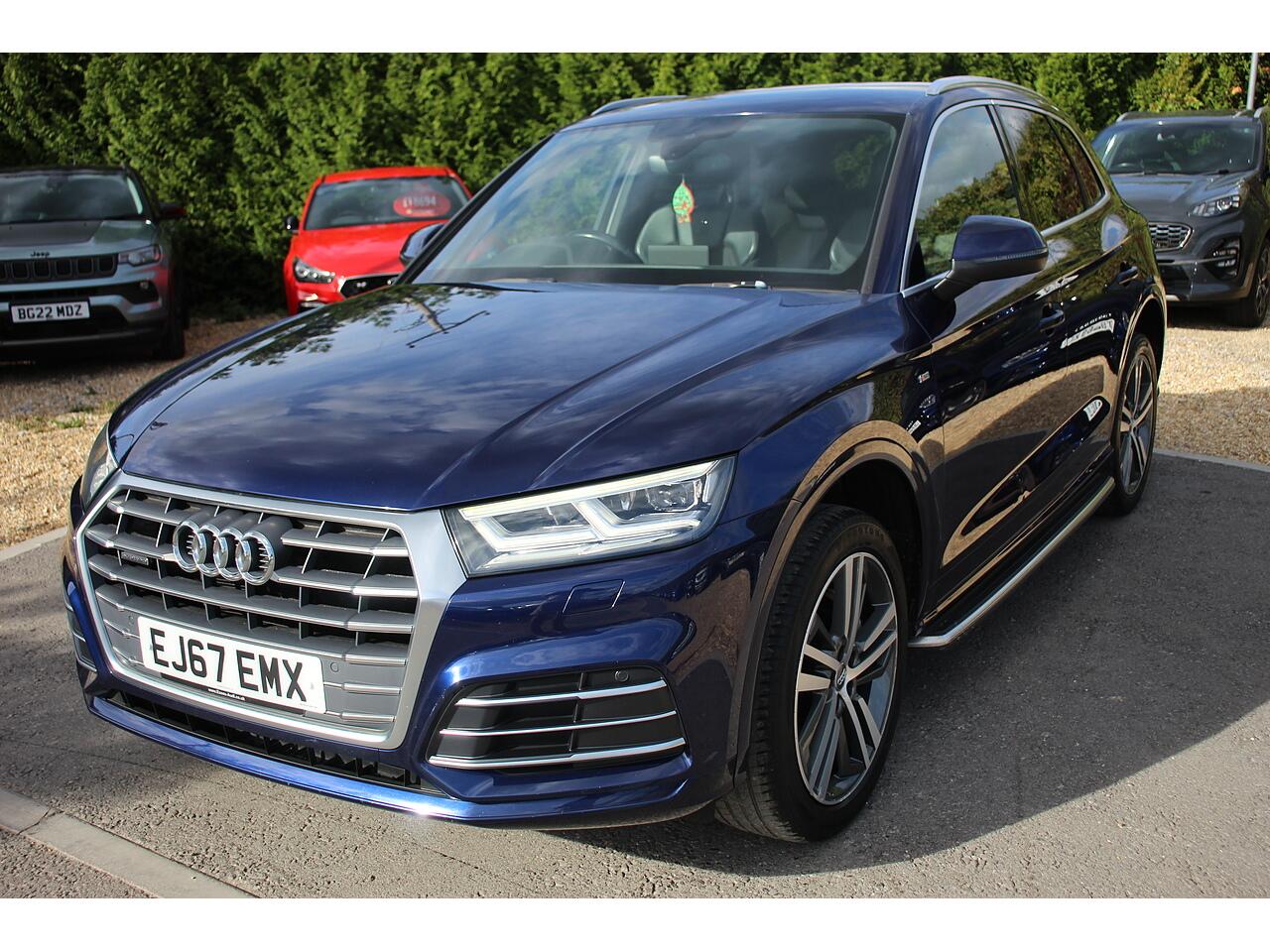 Audi Q5 view 5