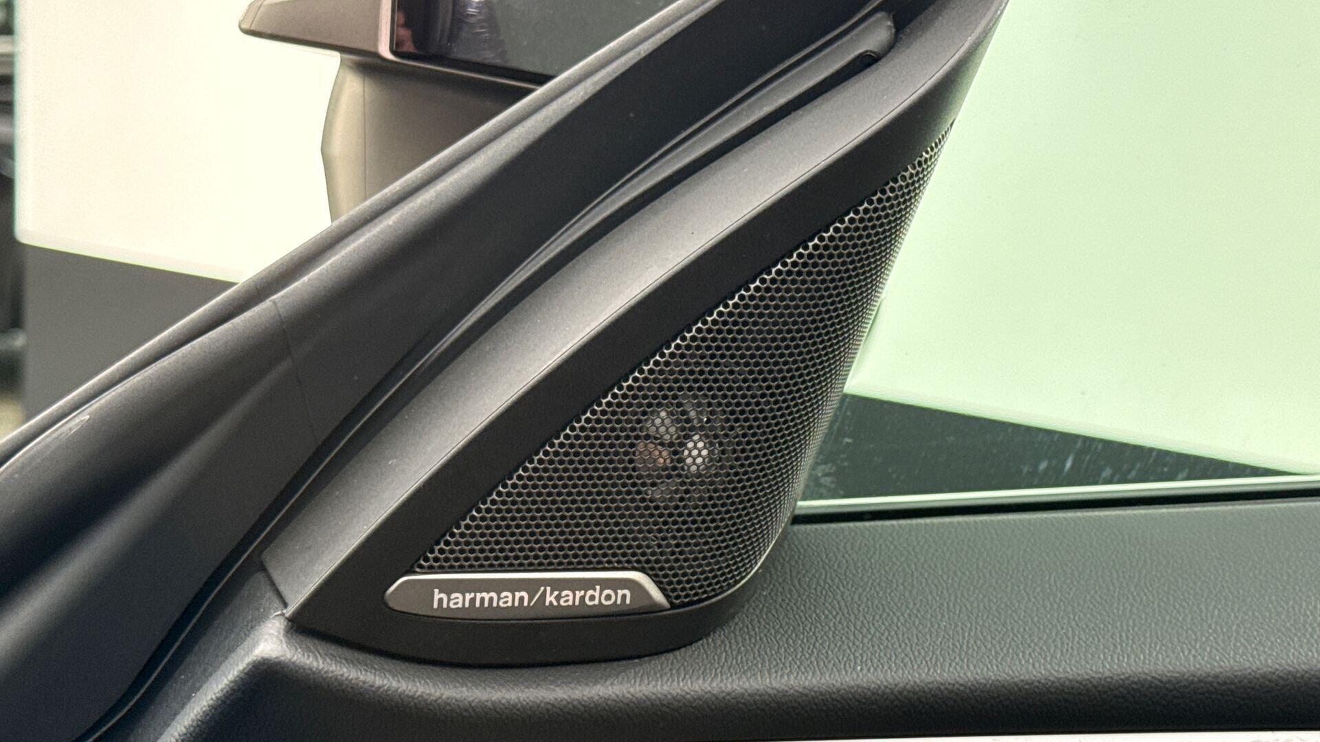 BMW I4 view 21