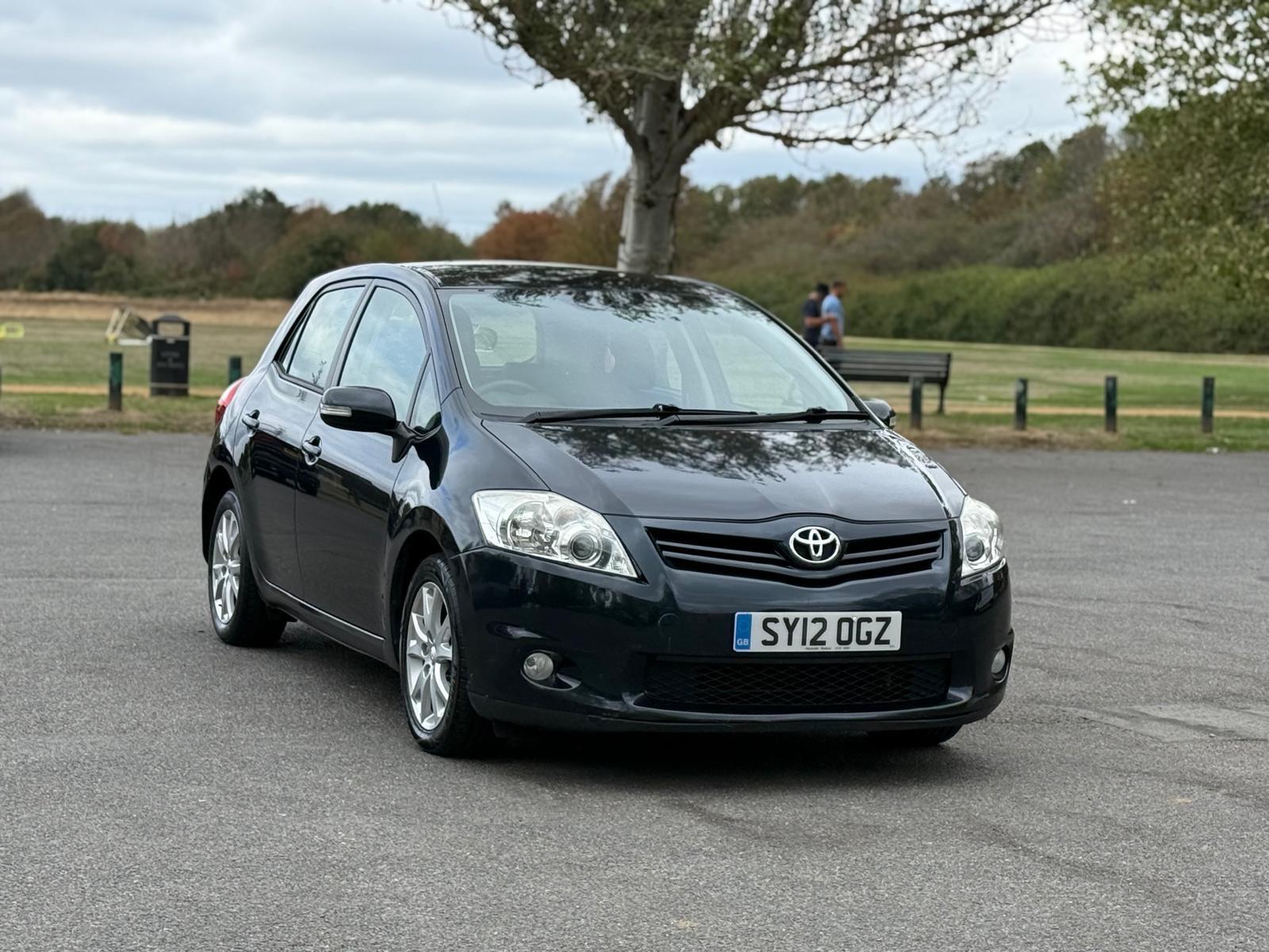 2012 Toyota Auris in Grey for sale