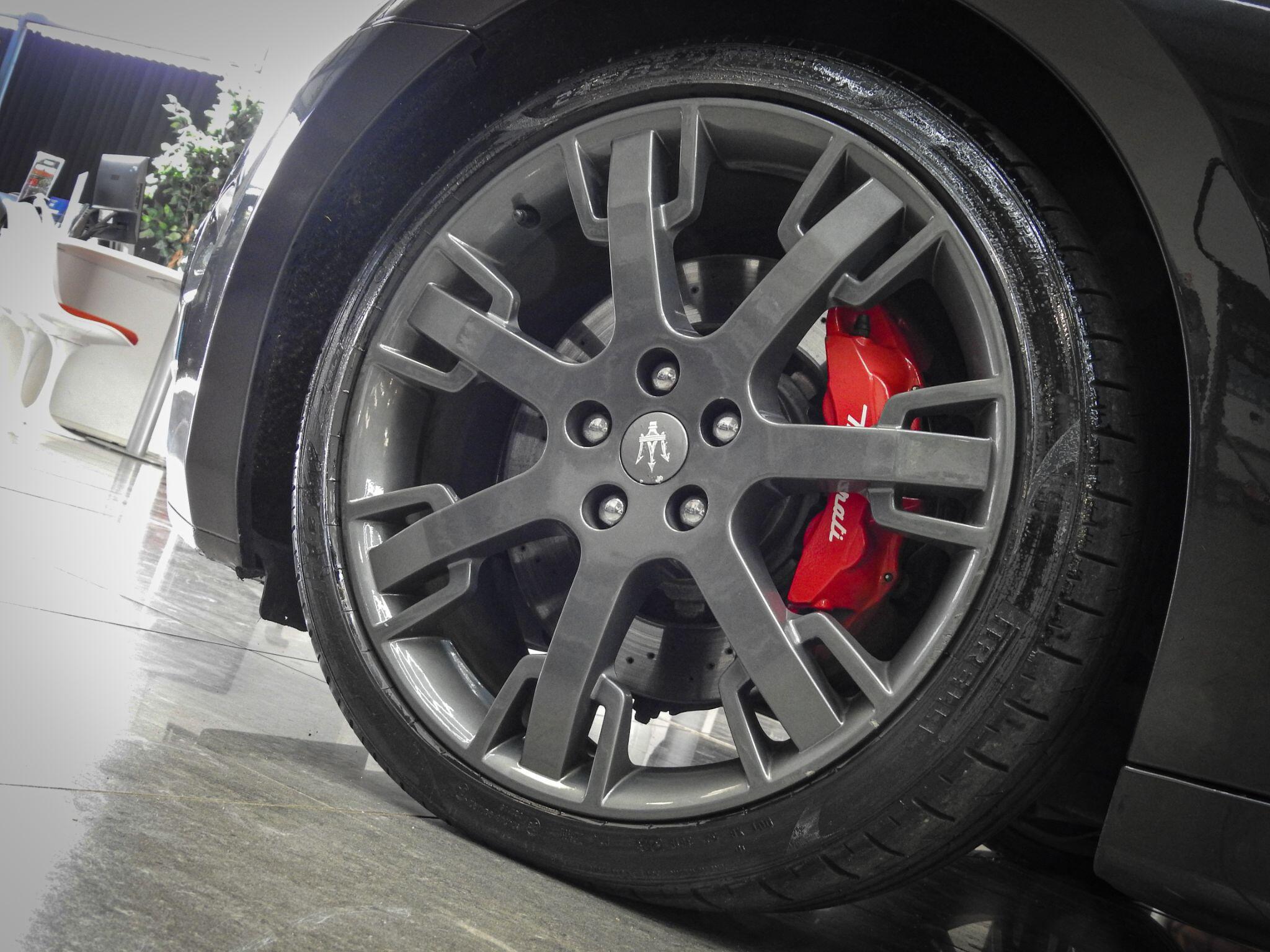 Maserati Granturismo view 41