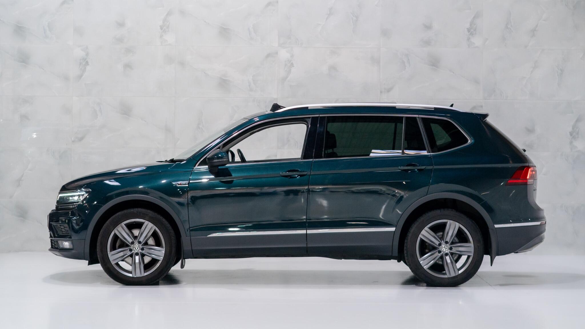Volkswagen Tiguan Allspace view 4