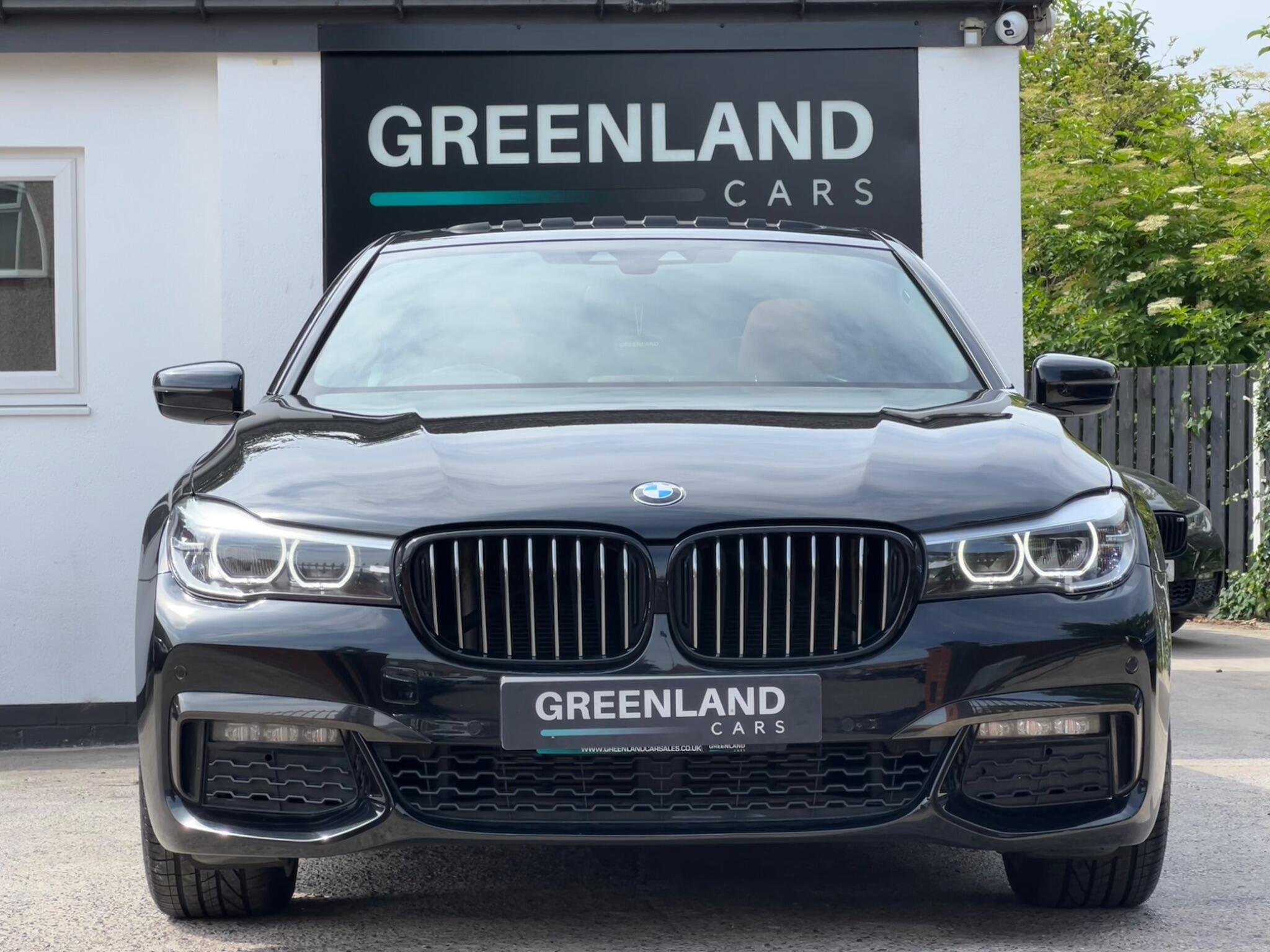 BMW 7 Series view 23