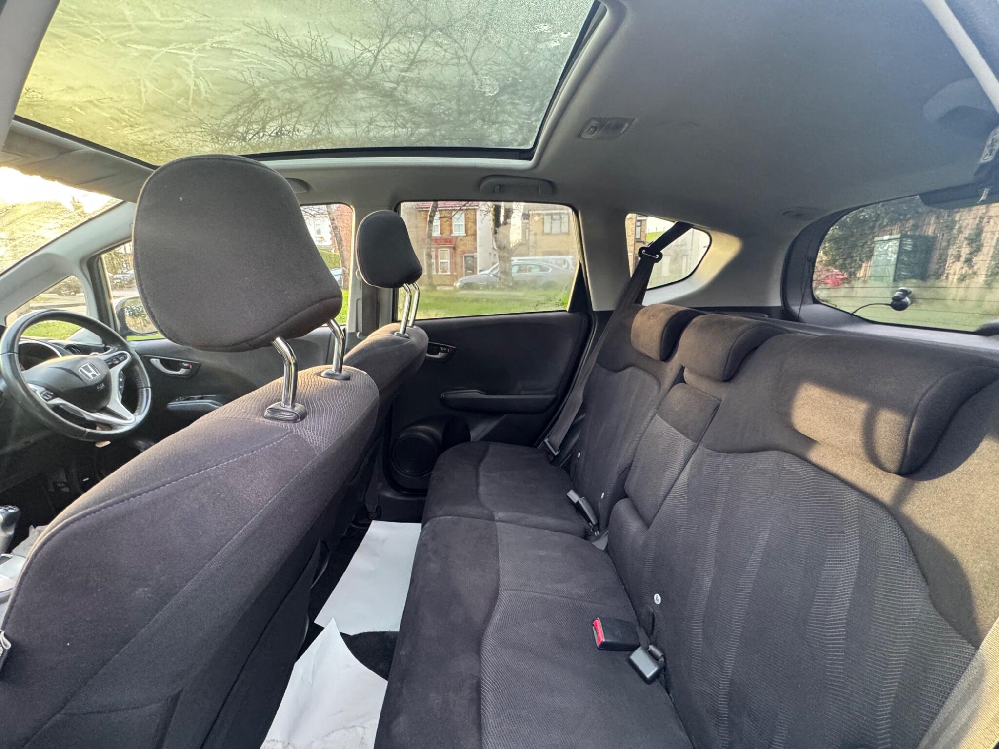 2010 Honda Jazz image 28