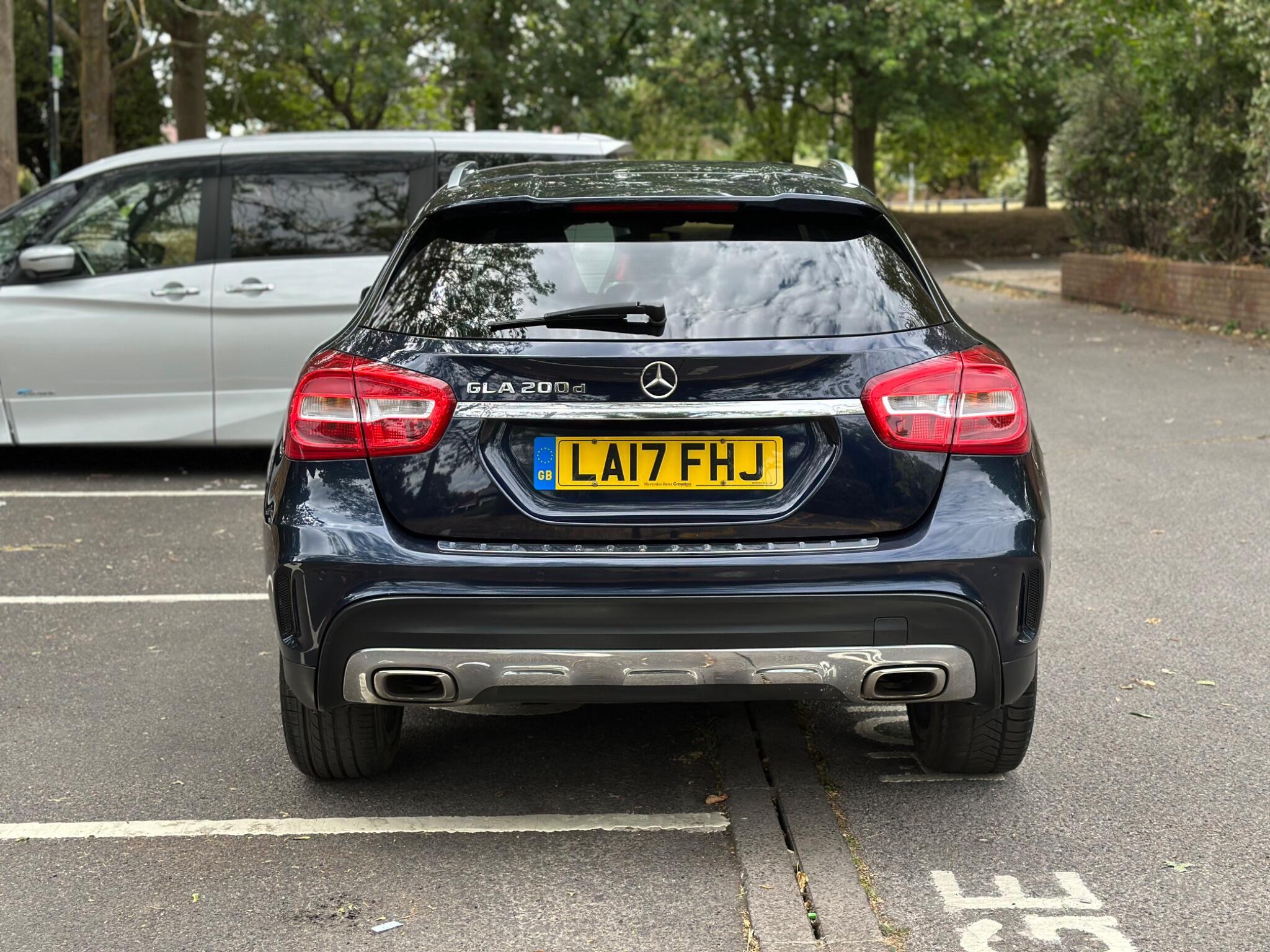Mercedes-Benz Gla view 5