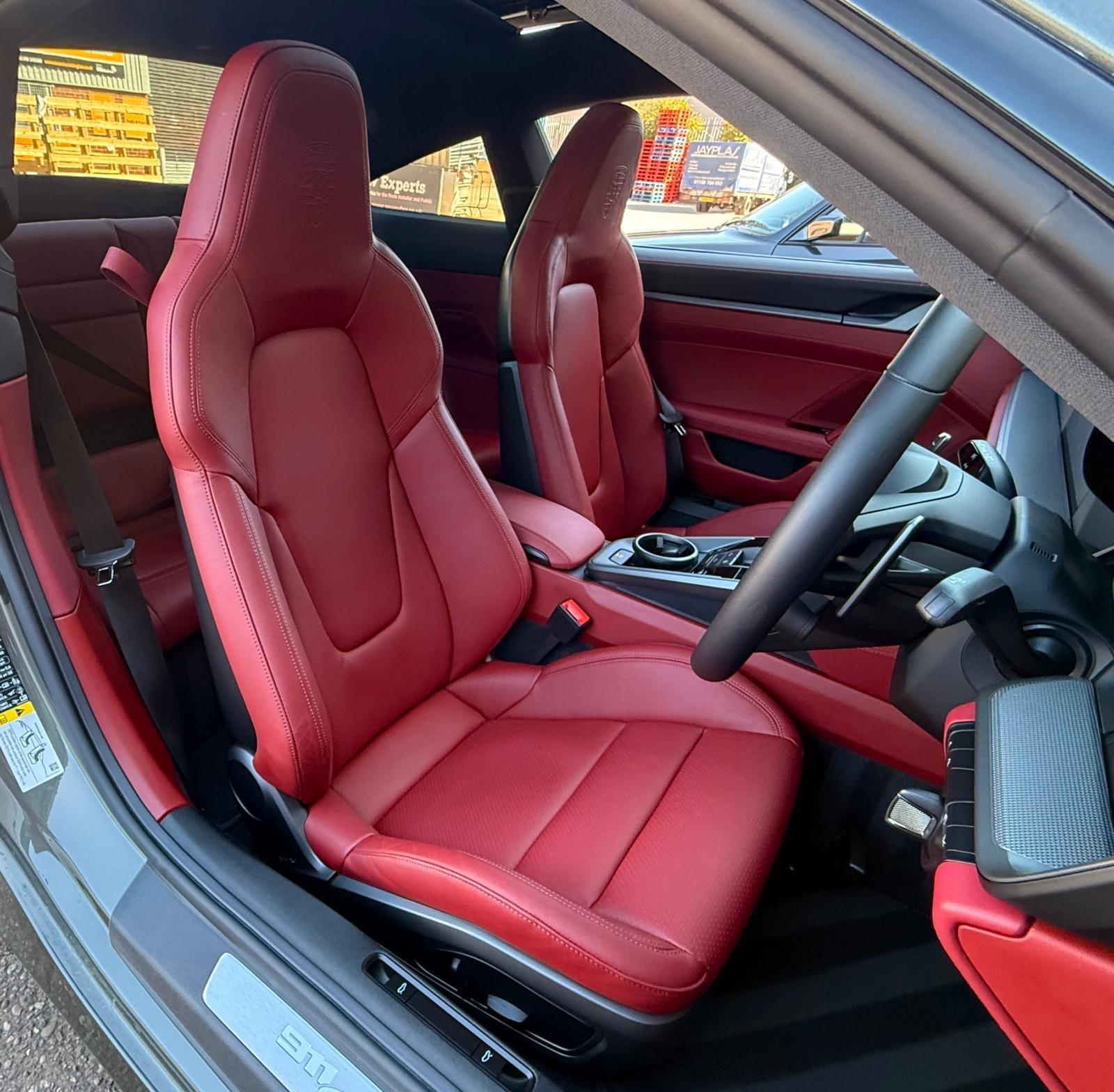 Porsche 911 view 54