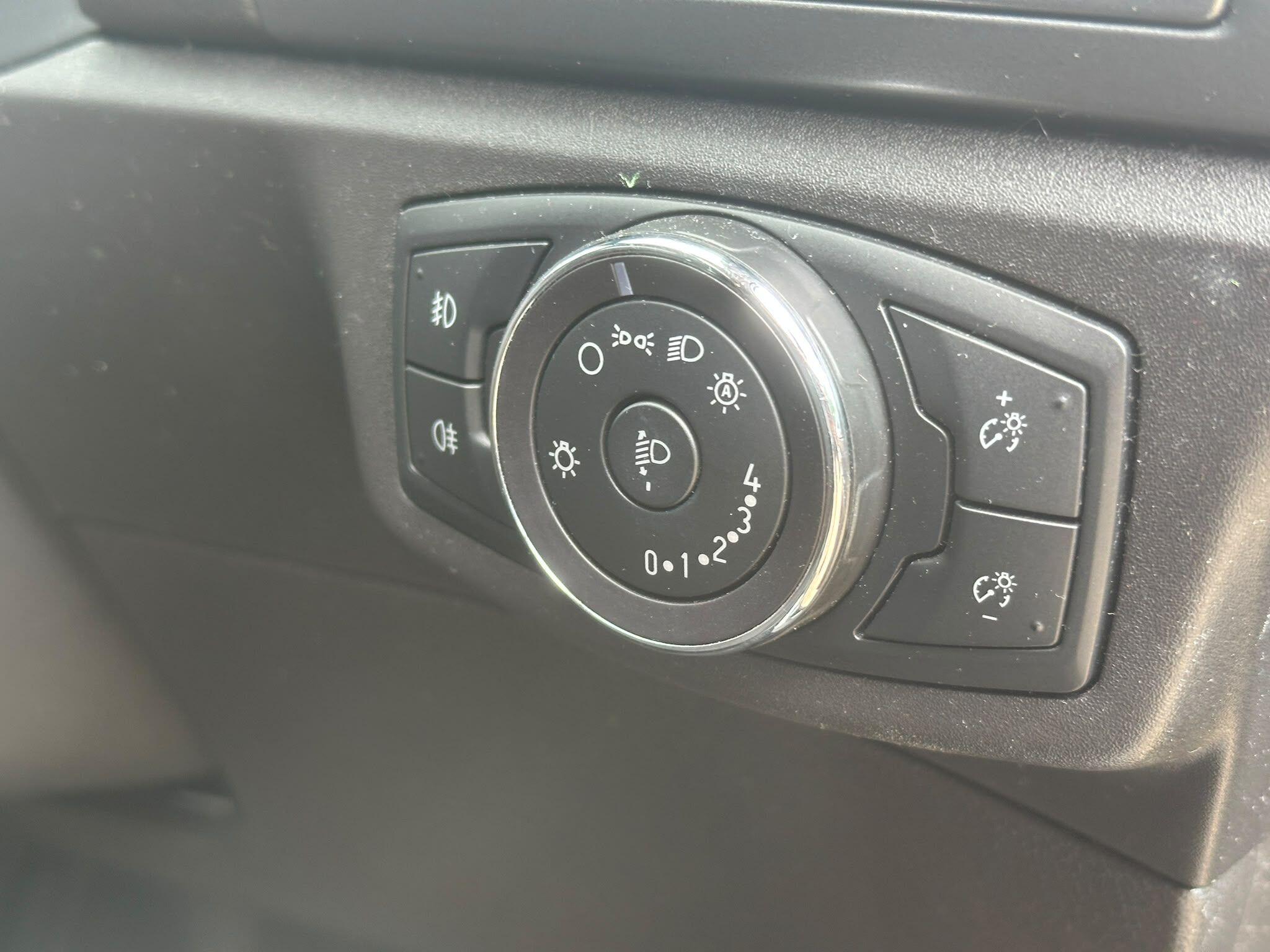 Ford Mondeo view 24