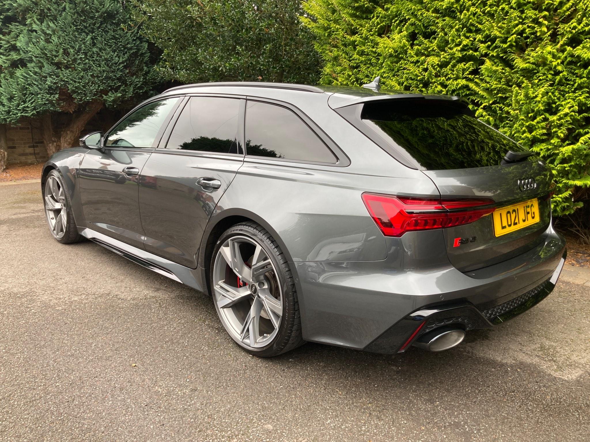 Audi RS6 view 11