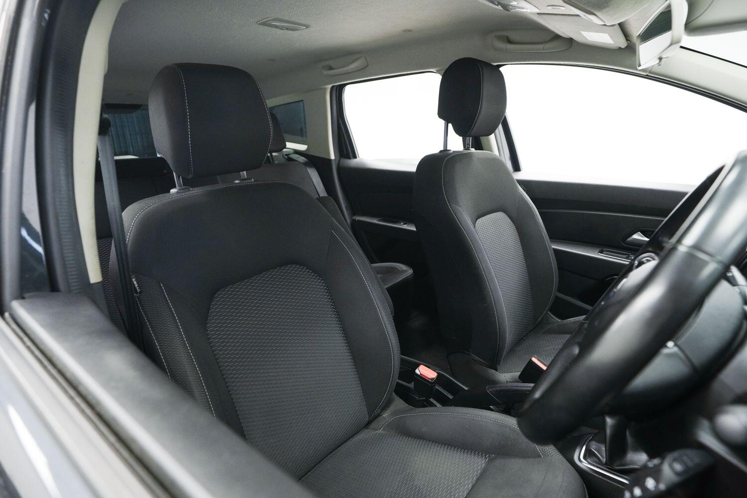 Dacia Duster view 9