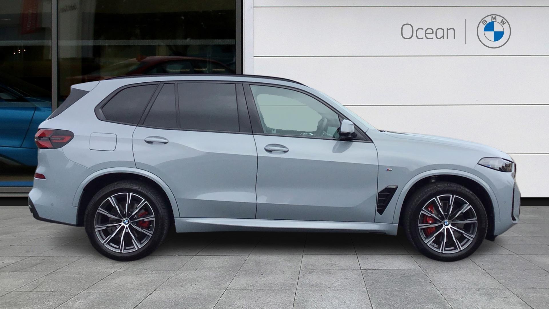 BMW X5 view 3