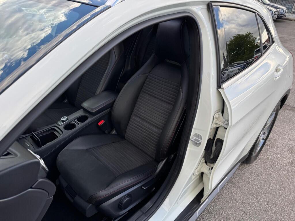 Mercedes-Benz Gla view 19