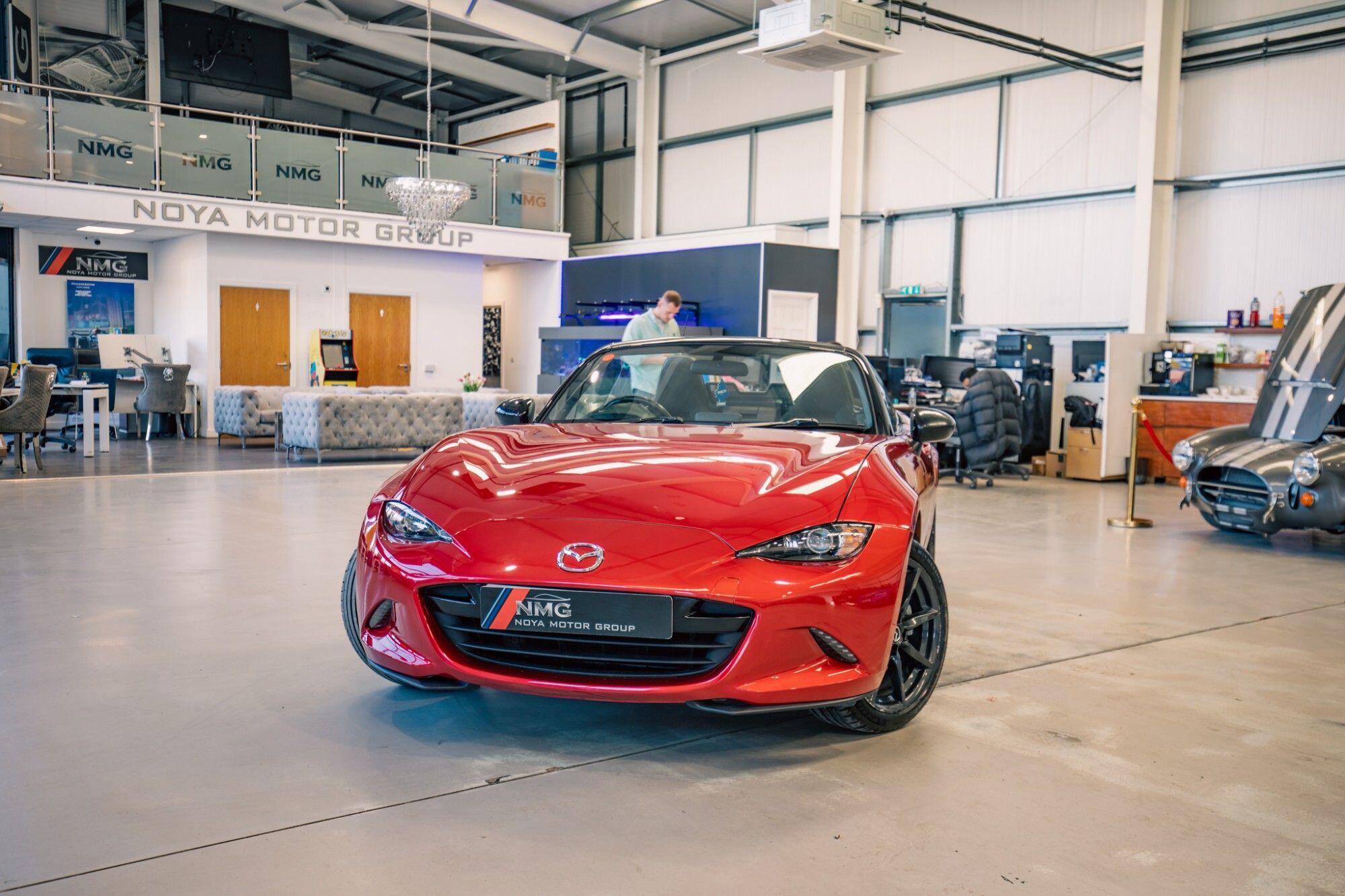 Mazda MX-5 view 4