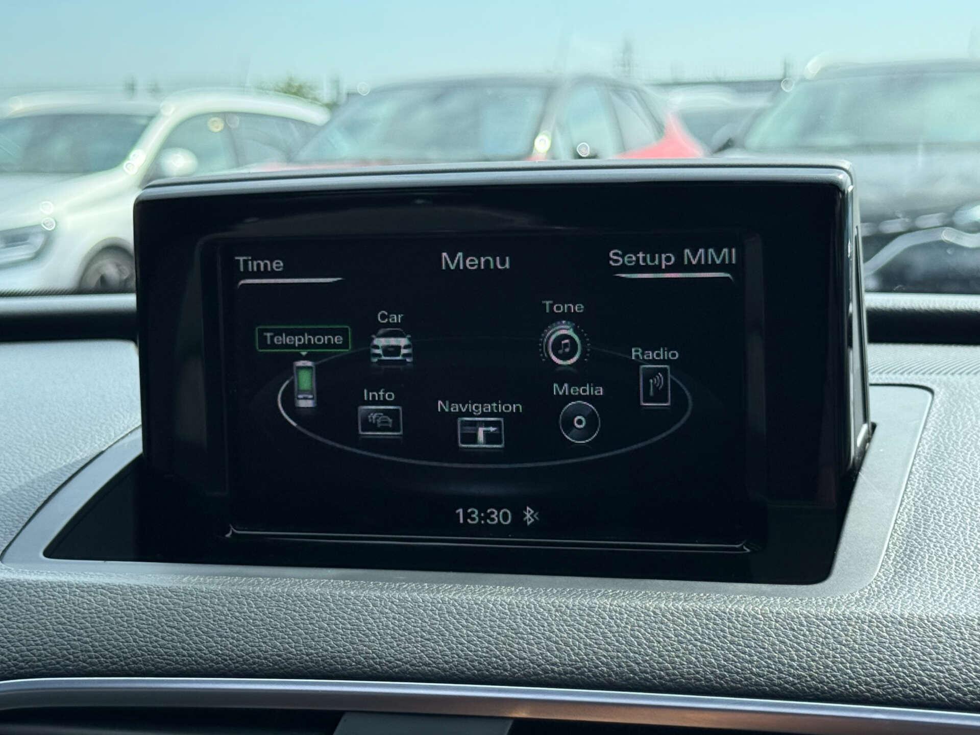 Audi Q3 view 60