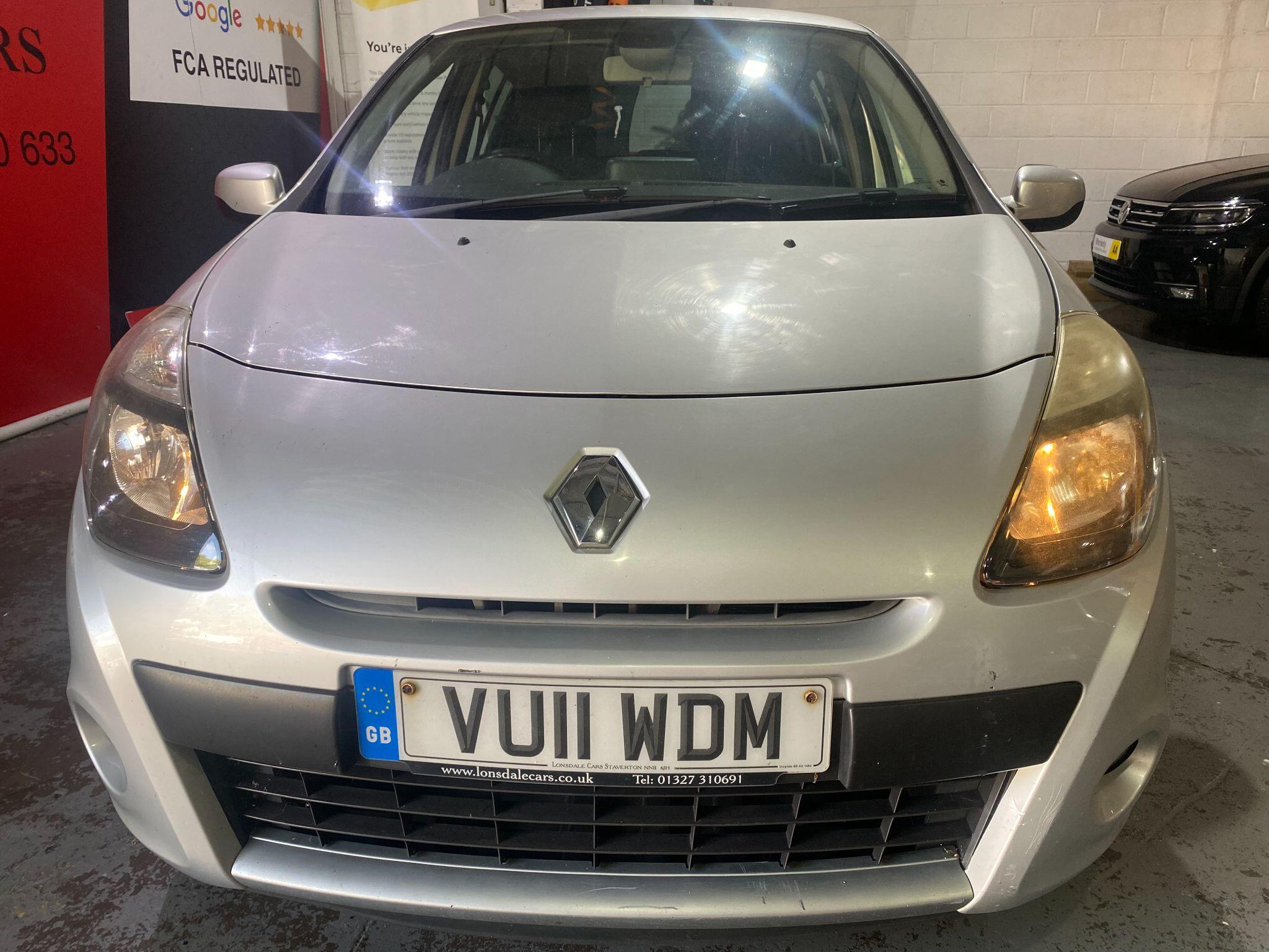 Renault Clio view 2