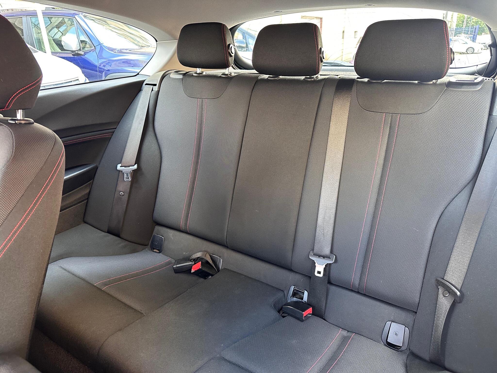 BMW 1 Series view 19