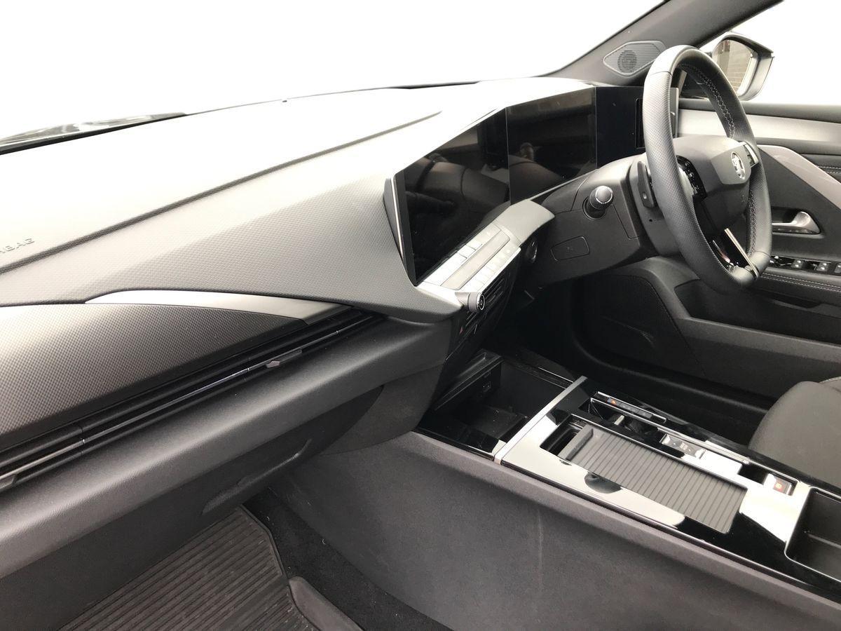Vauxhall Astra view 5