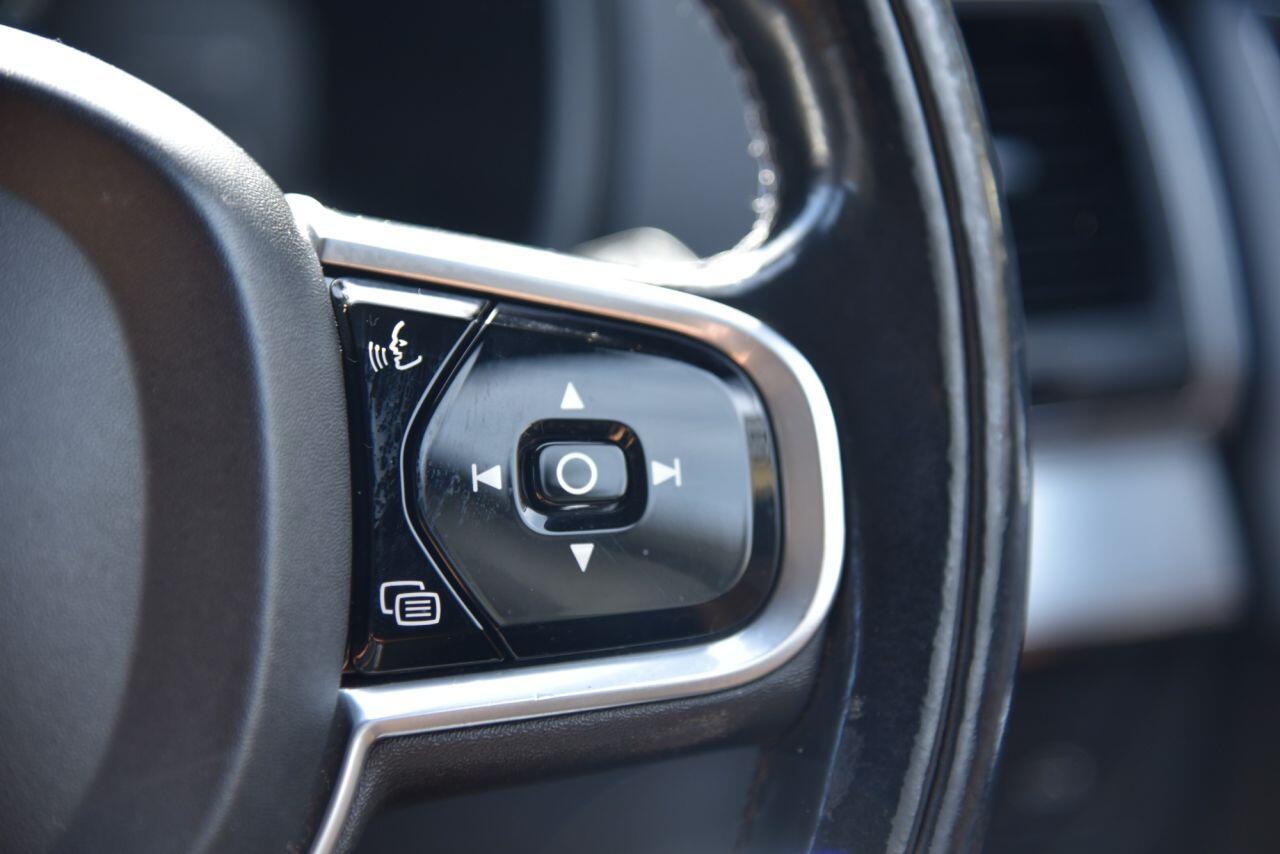 Volvo XC90 view 31