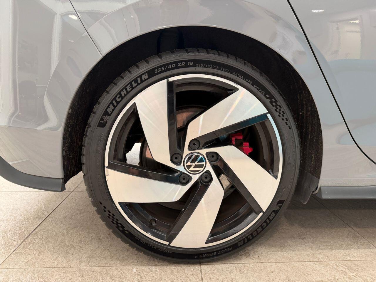 Volkswagen Golf view 24