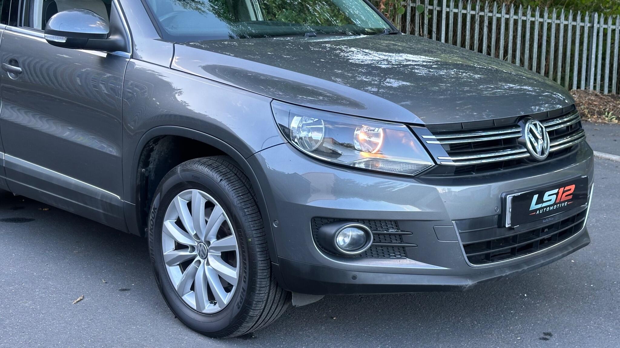 Volkswagen Tiguan view 5
