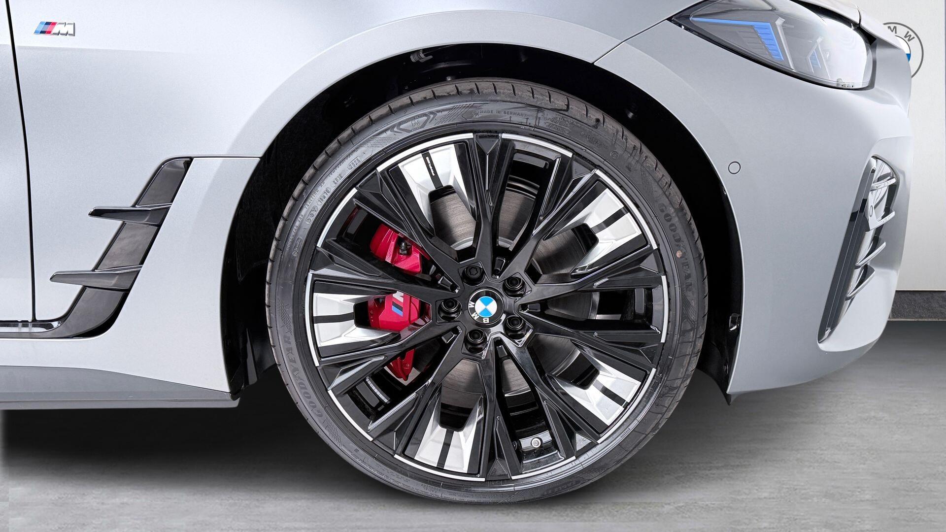 BMW I4 view 14