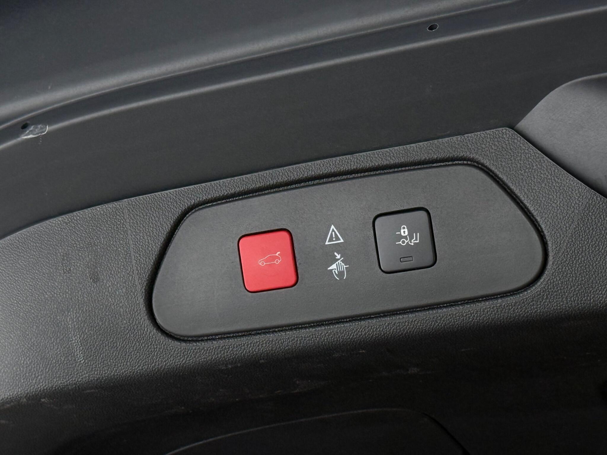 Vauxhall Grandland X view 11