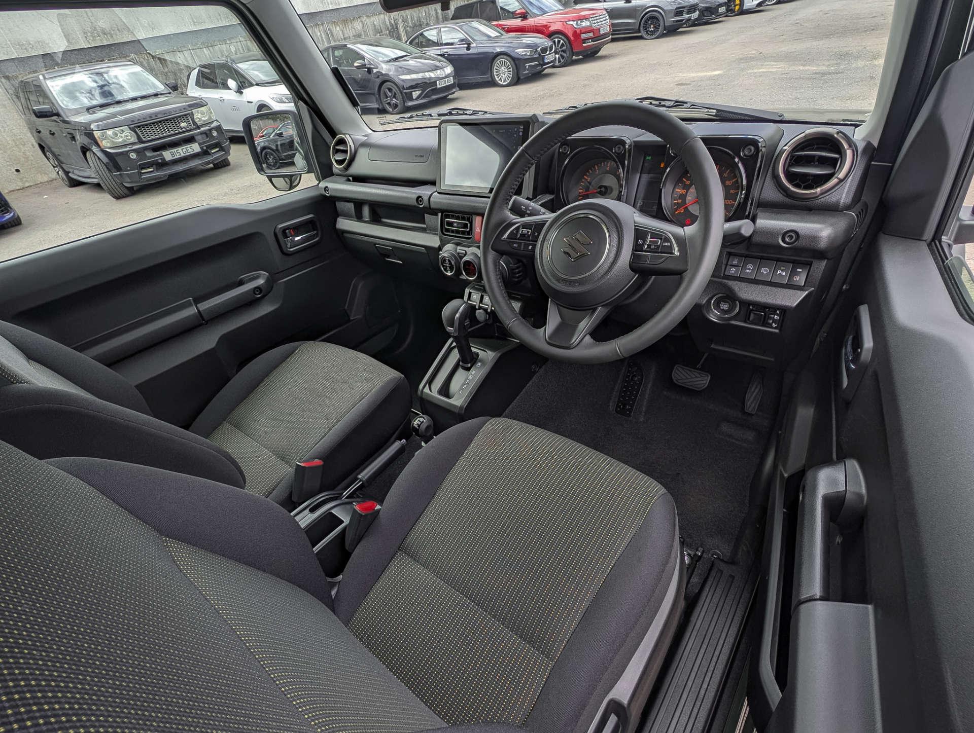 Suzuki Jimny view 24