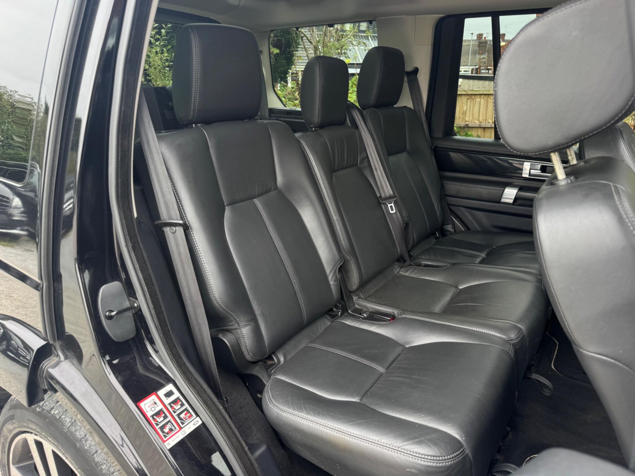 Land Rover Discovery view 25