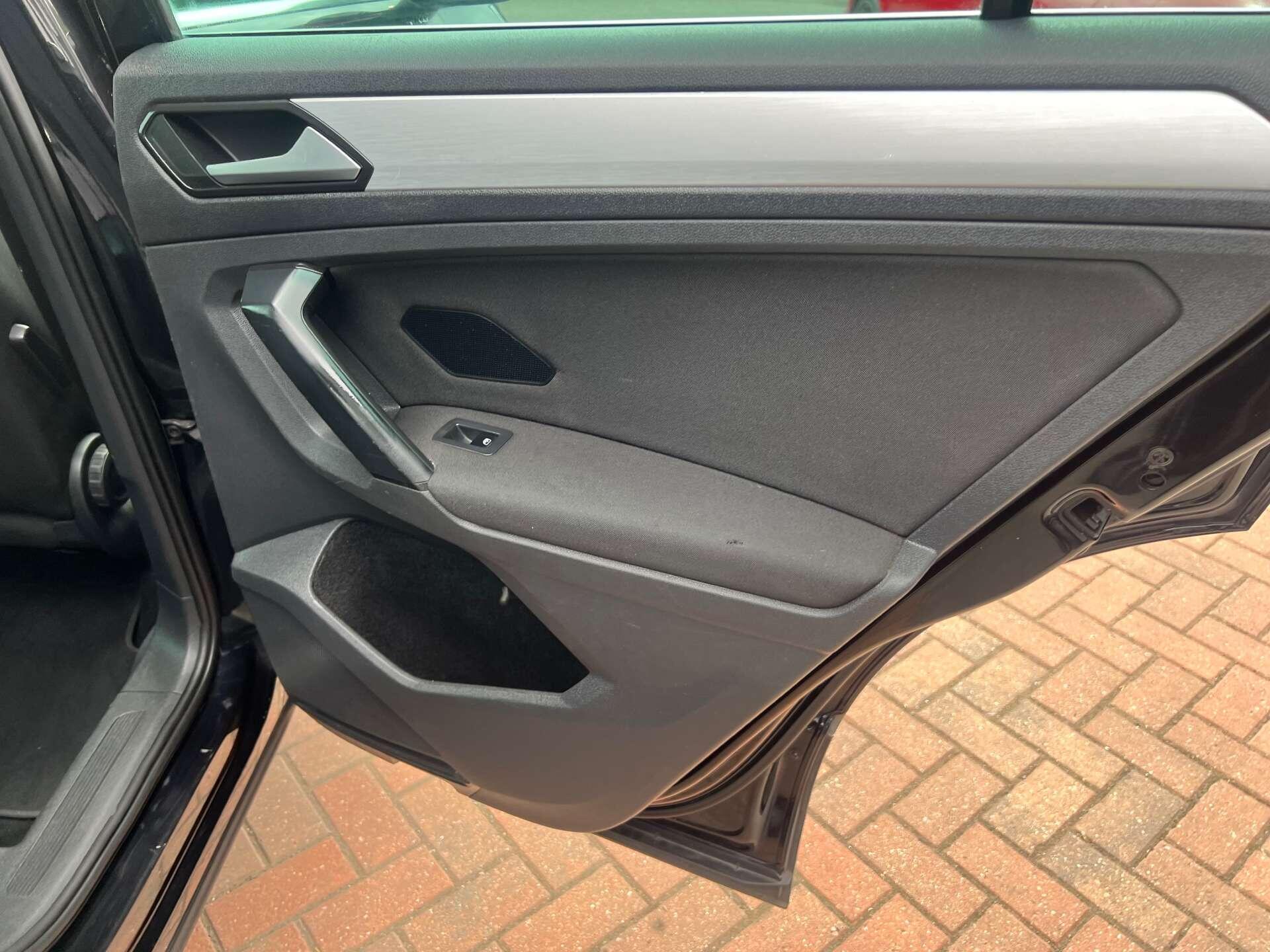 Volkswagen Tiguan view 52