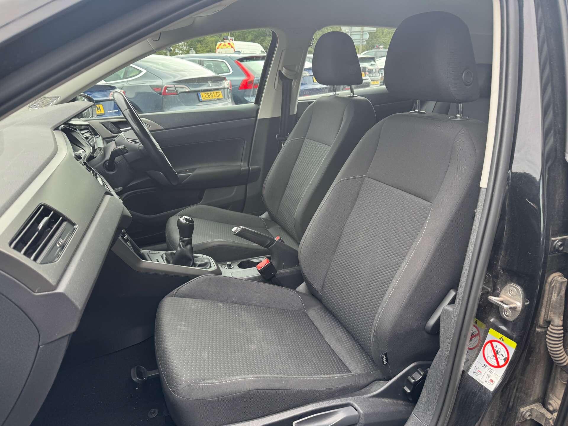 Volkswagen Polo view 9