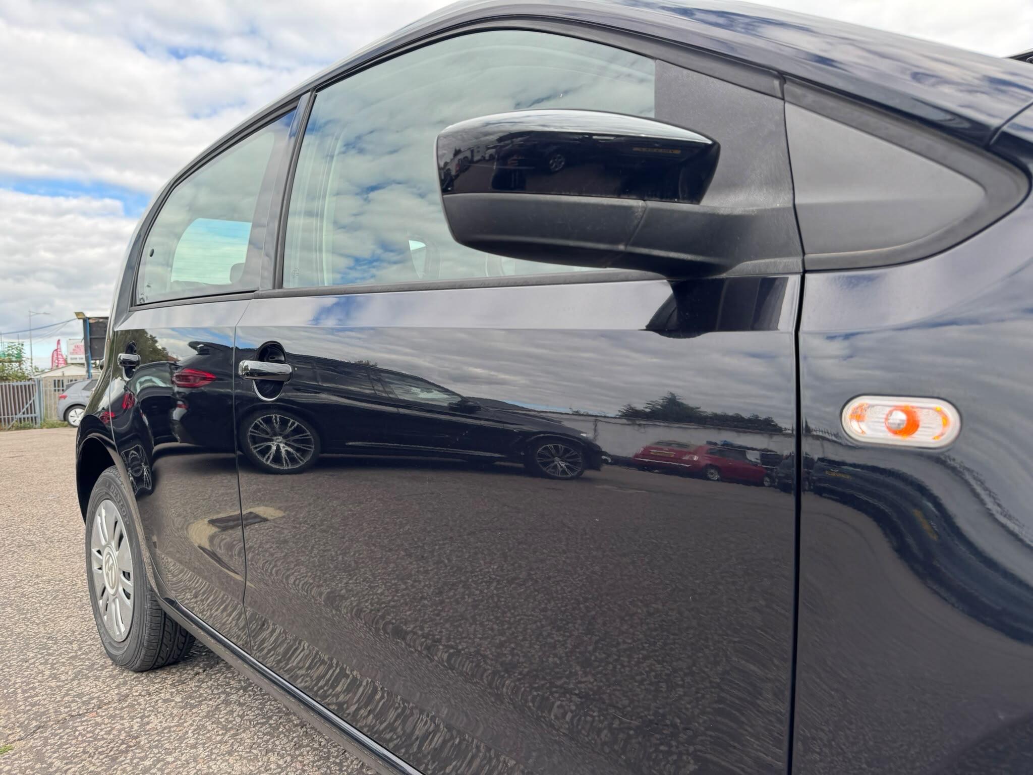 Volkswagen Up! view 52