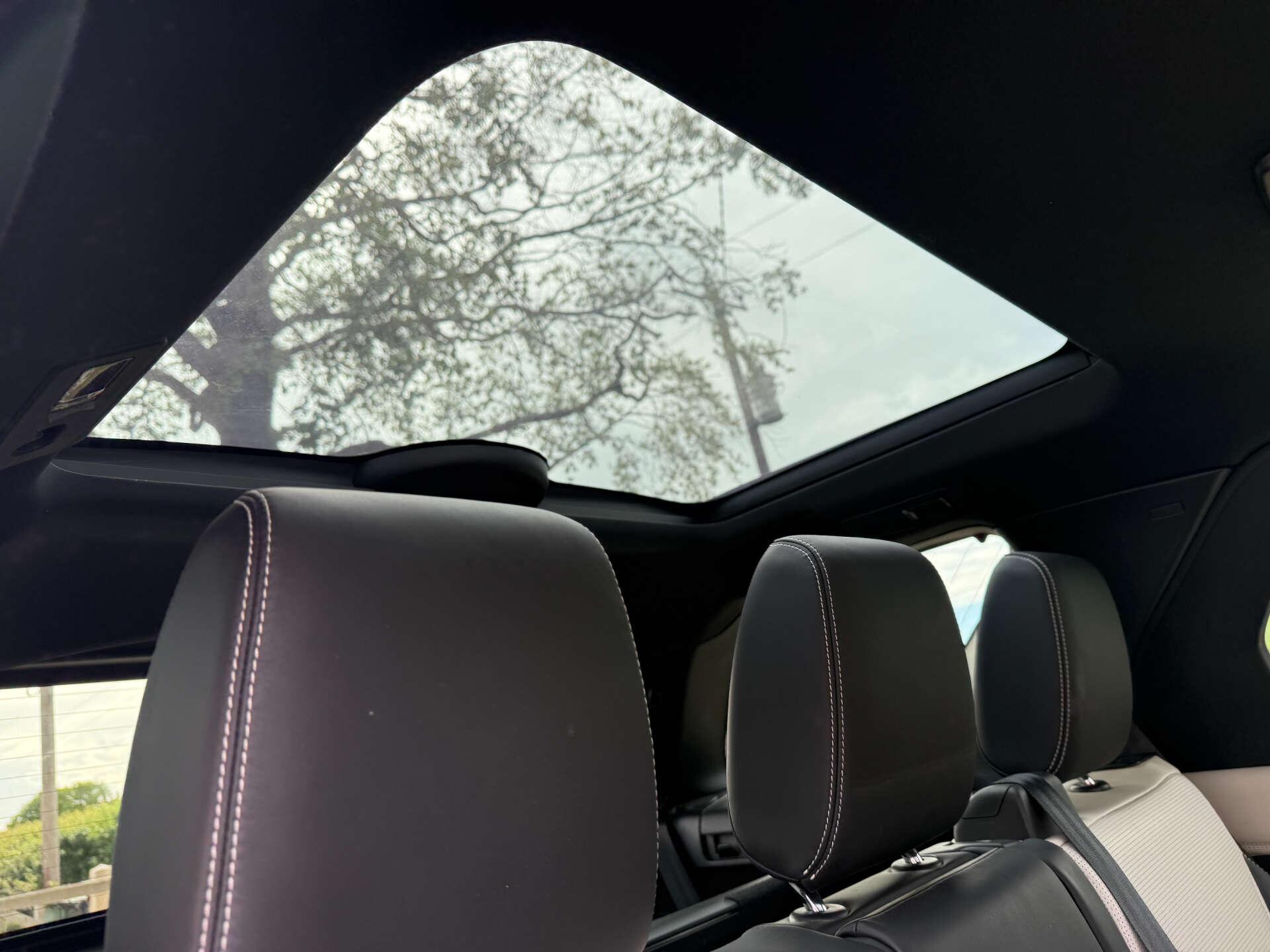 Land Rover Discovery view 20