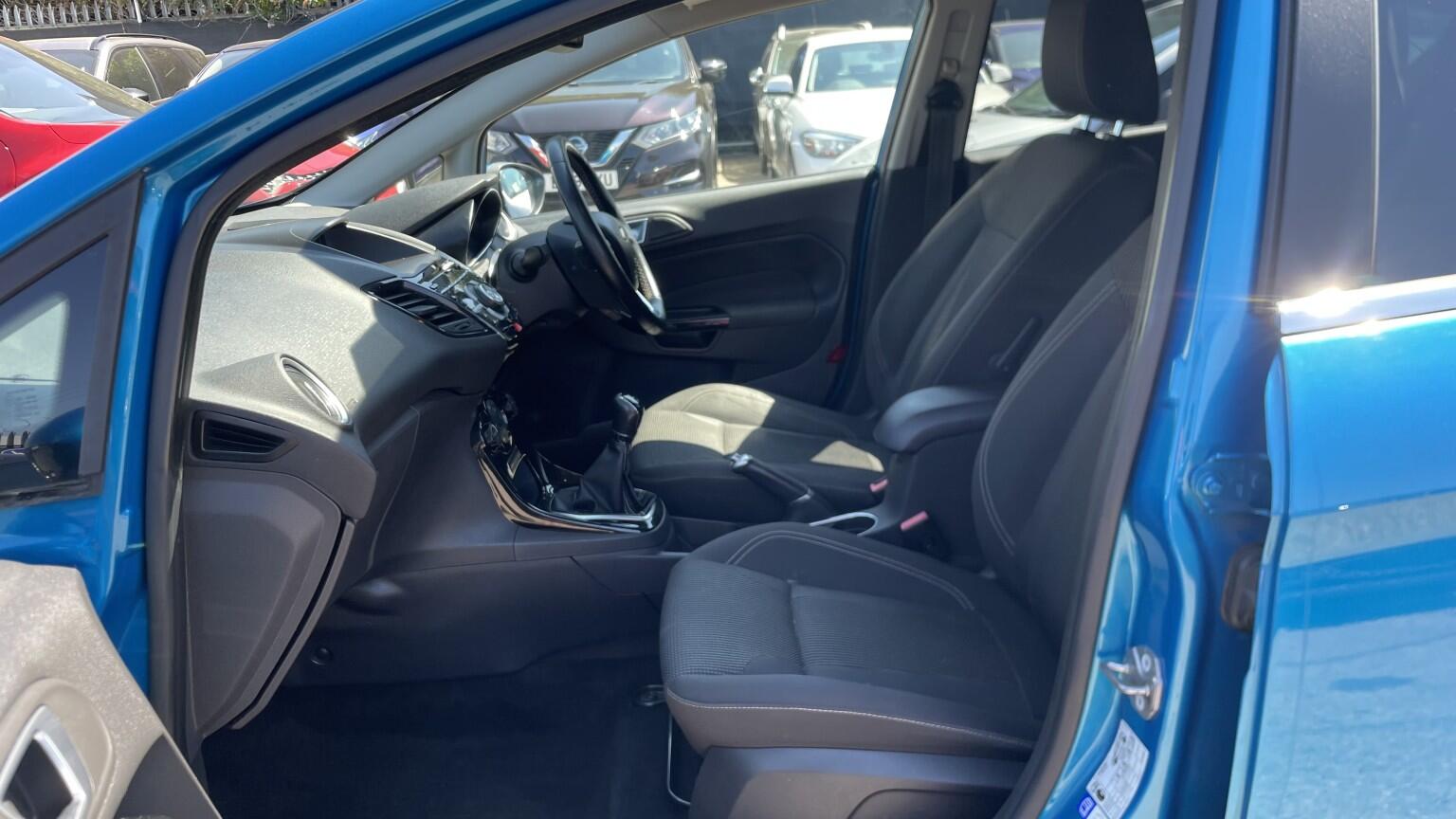 Ford Fiesta view 17