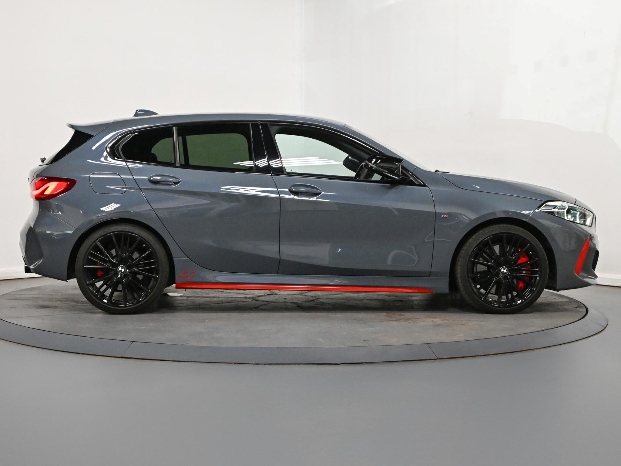 BMW 1 Series view 23