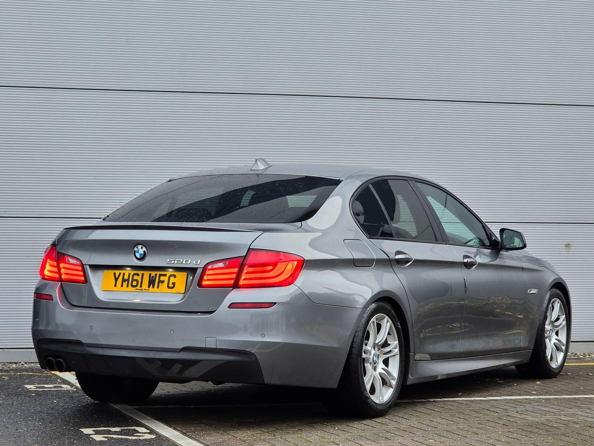 BMW 5 Series view 6