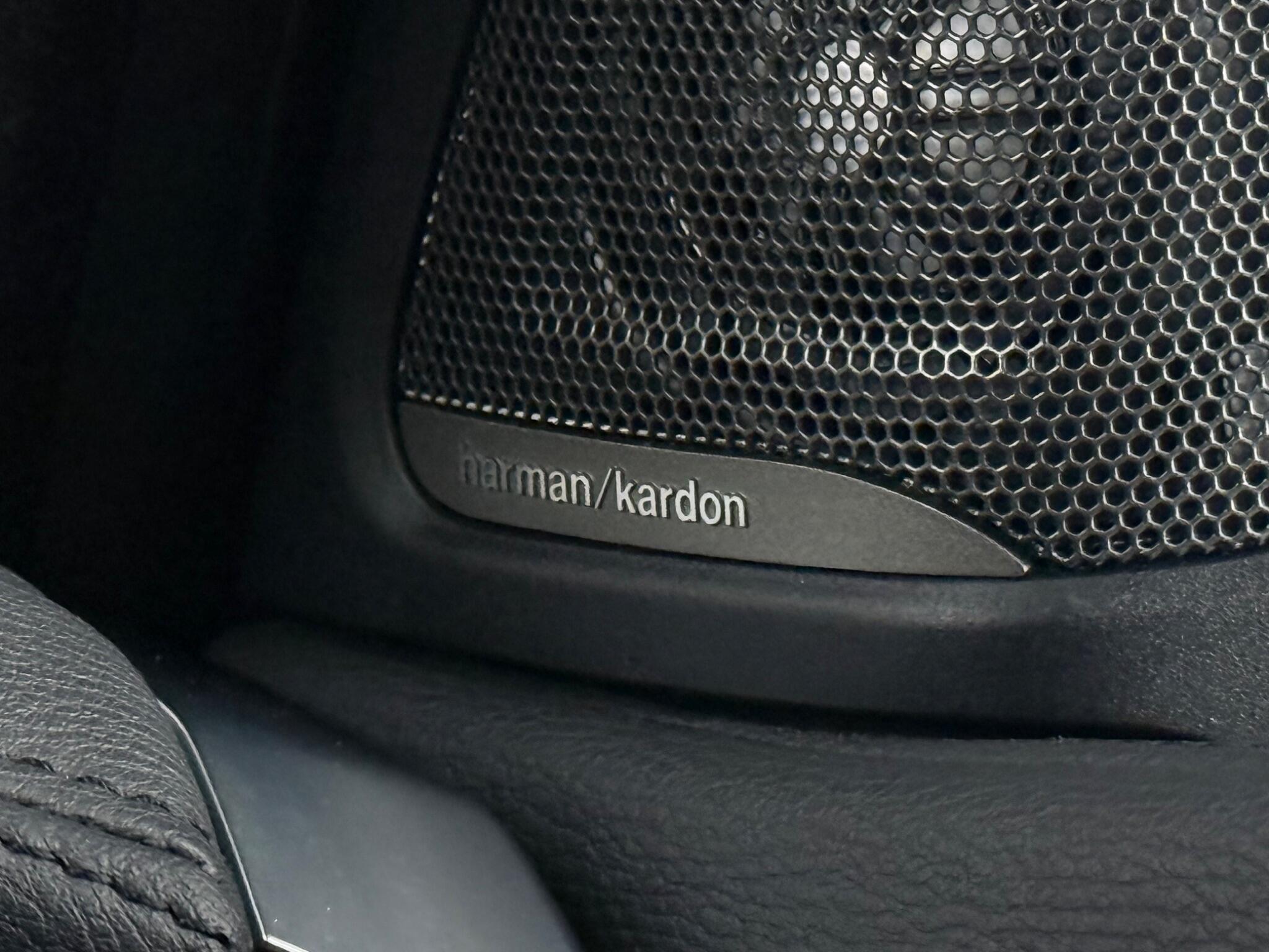 BMW X6 view 21