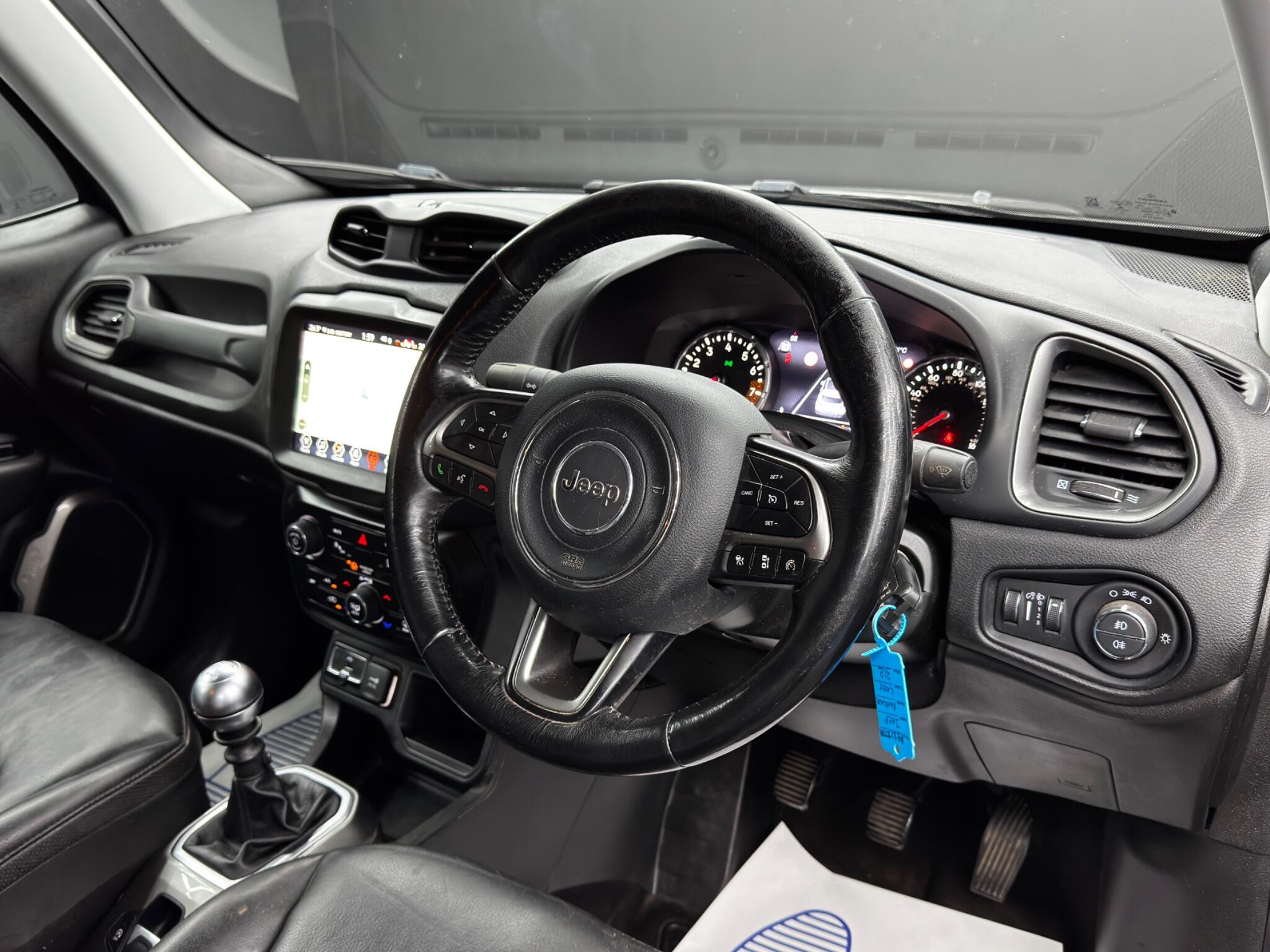 Jeep Renegade view 9