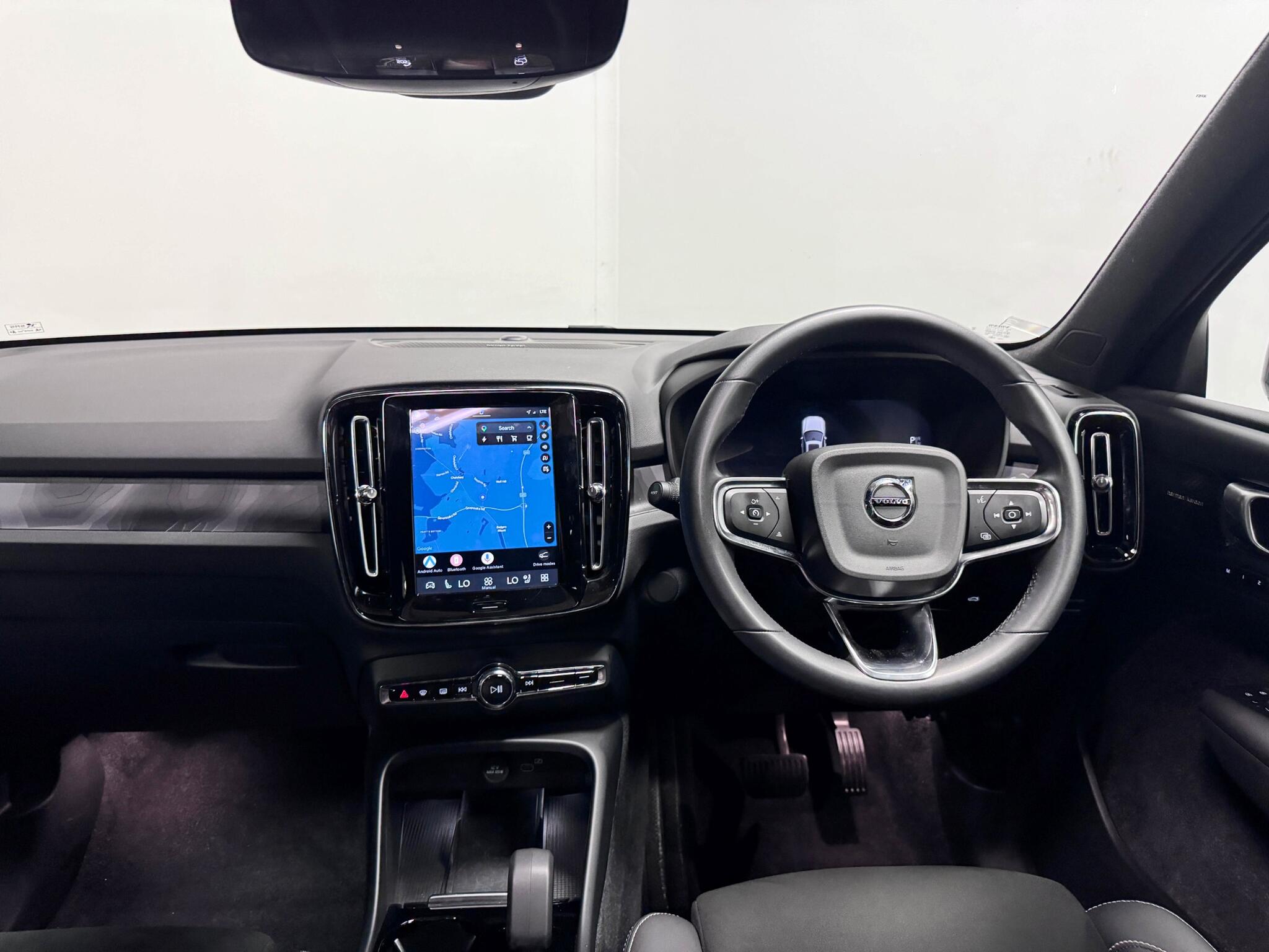 Volvo XC40 view 32