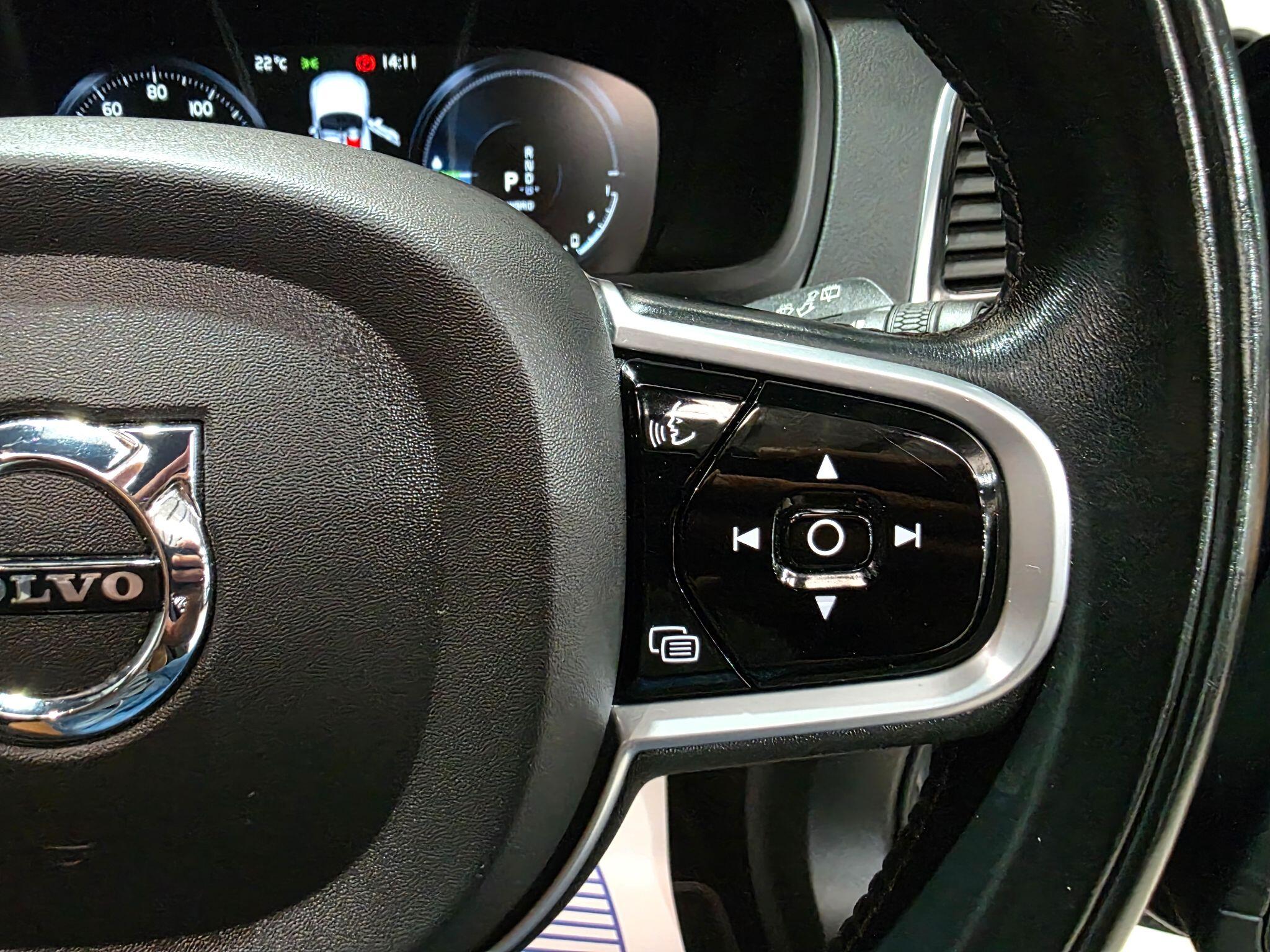 Volvo XC90 view 25