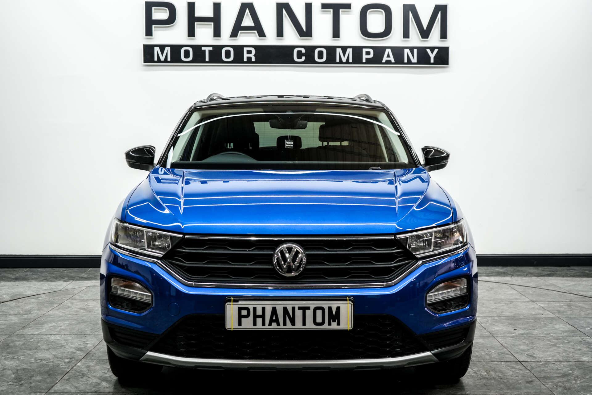 Volkswagen T-Roc view 2