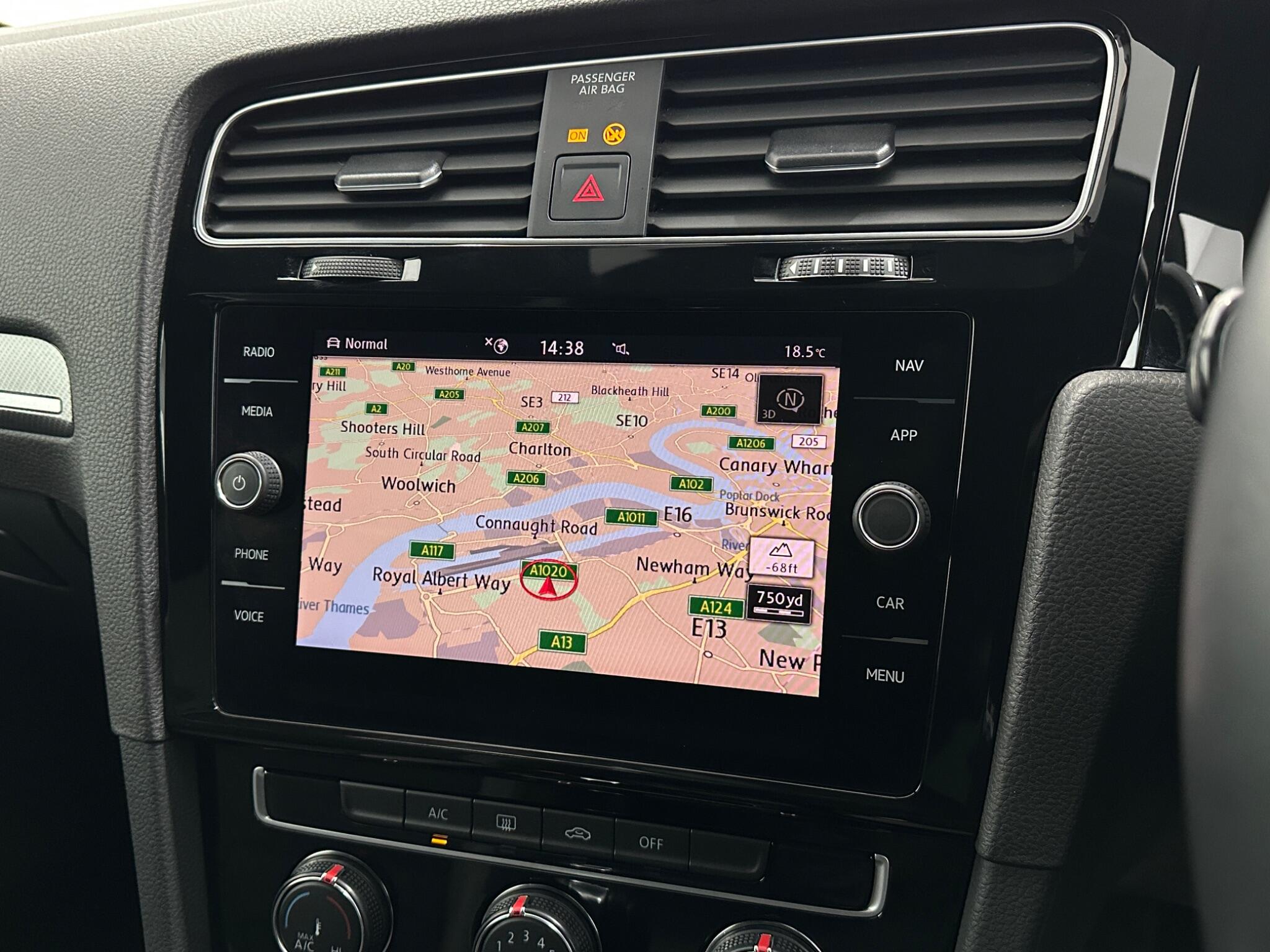 Volkswagen Golf view 23