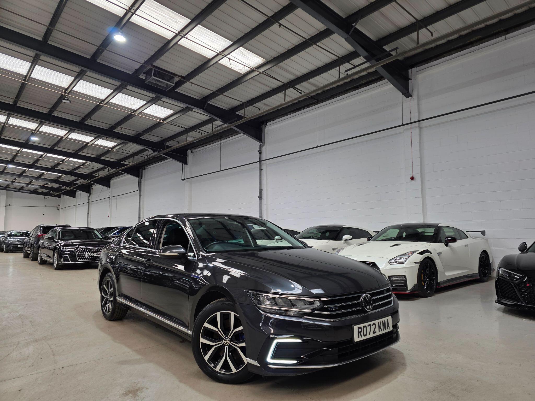 Volkswagen Passat view 3