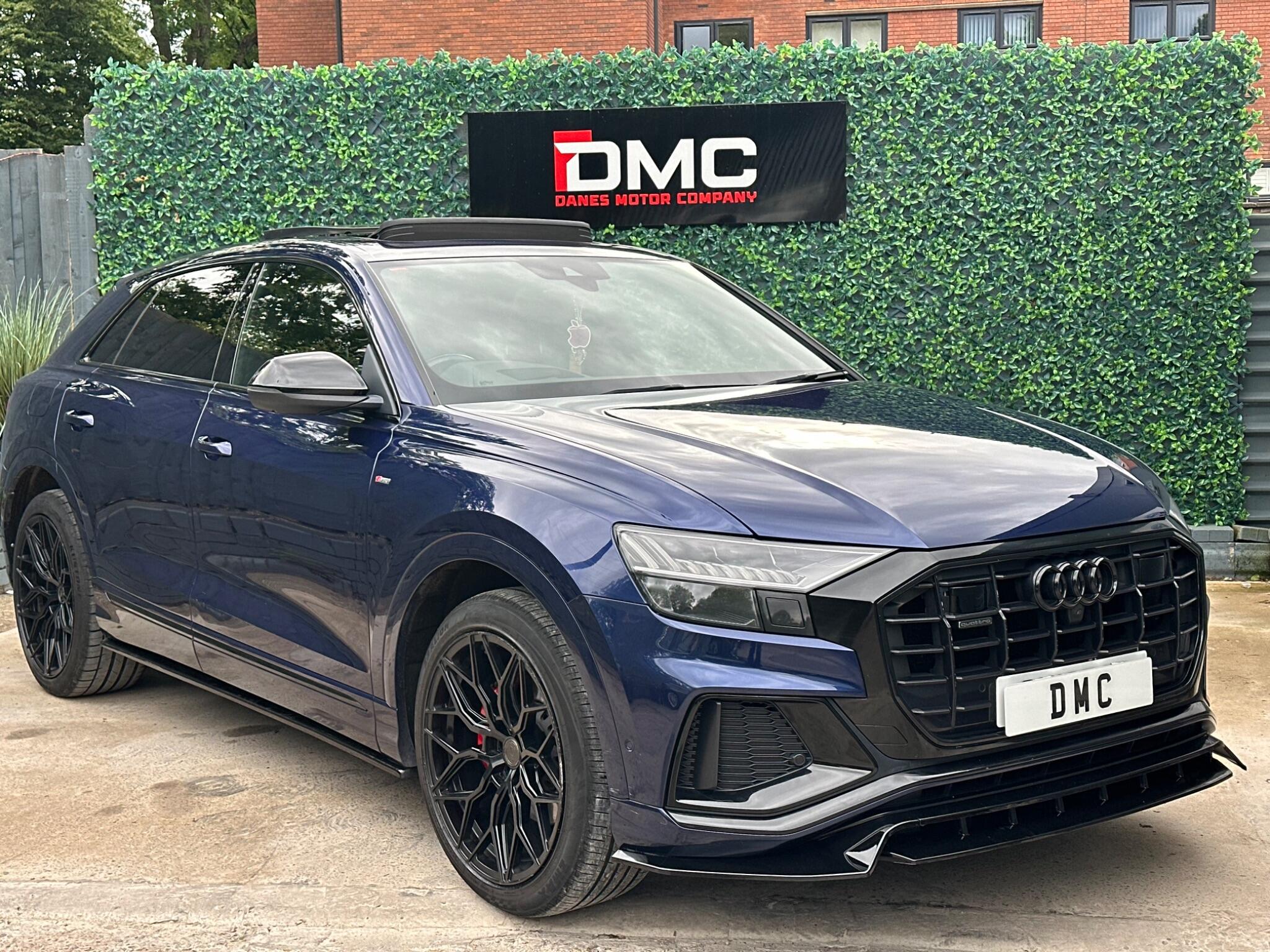 Audi Q8 view 15