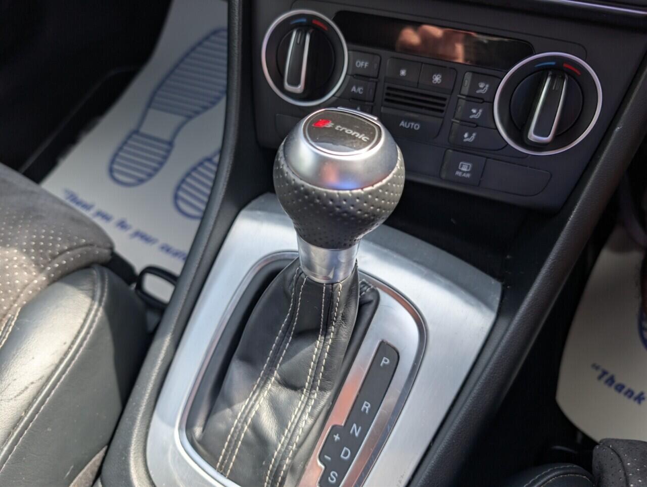 Audi Q3 view 44